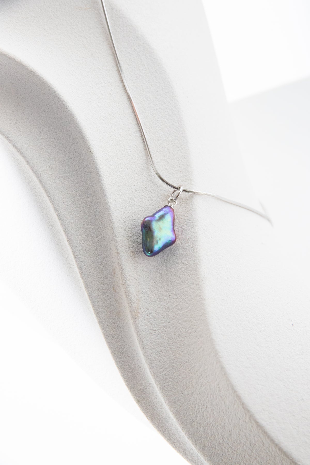 Deep ocean blue-purple colored polar star pendant/whole set