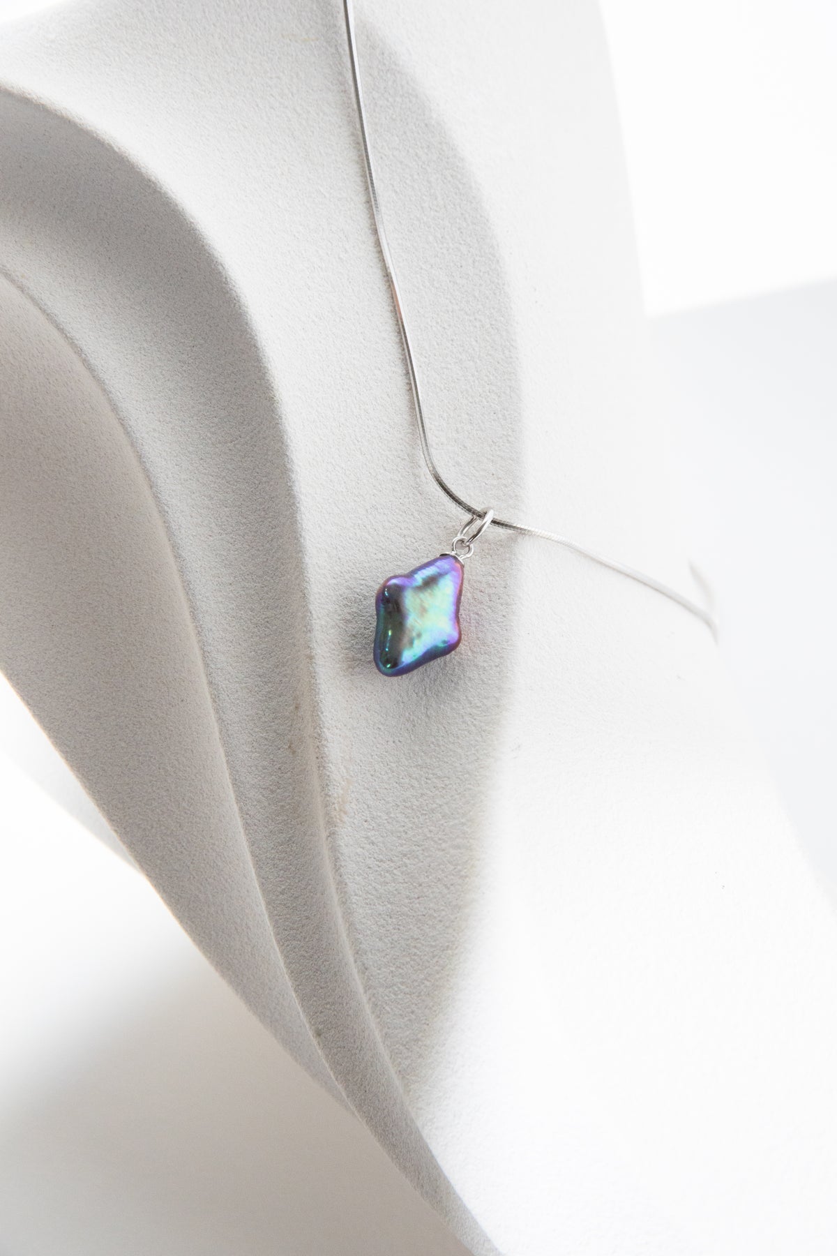 Deep ocean blue-purple colored polar star pendant/whole set
