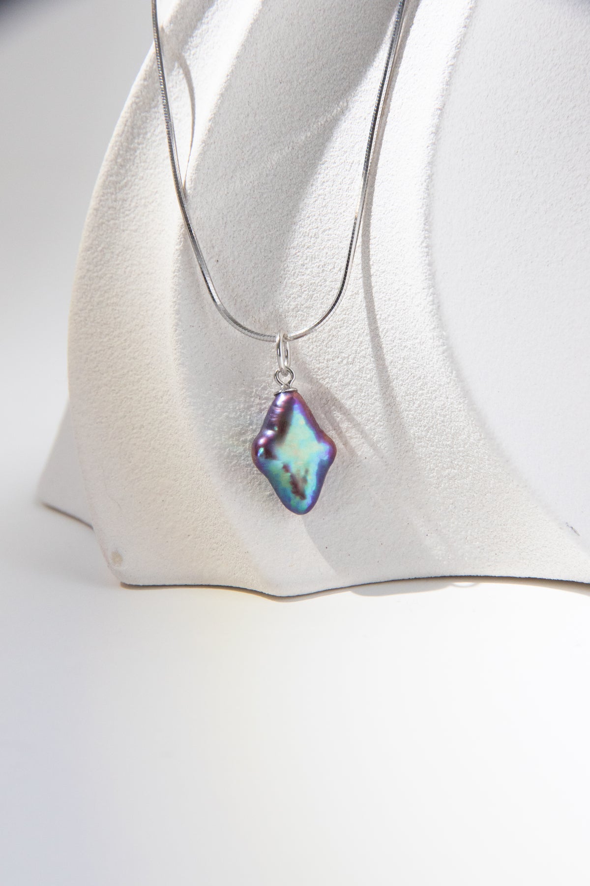 Deep ocean blue-purple colored polar star pendant/whole set