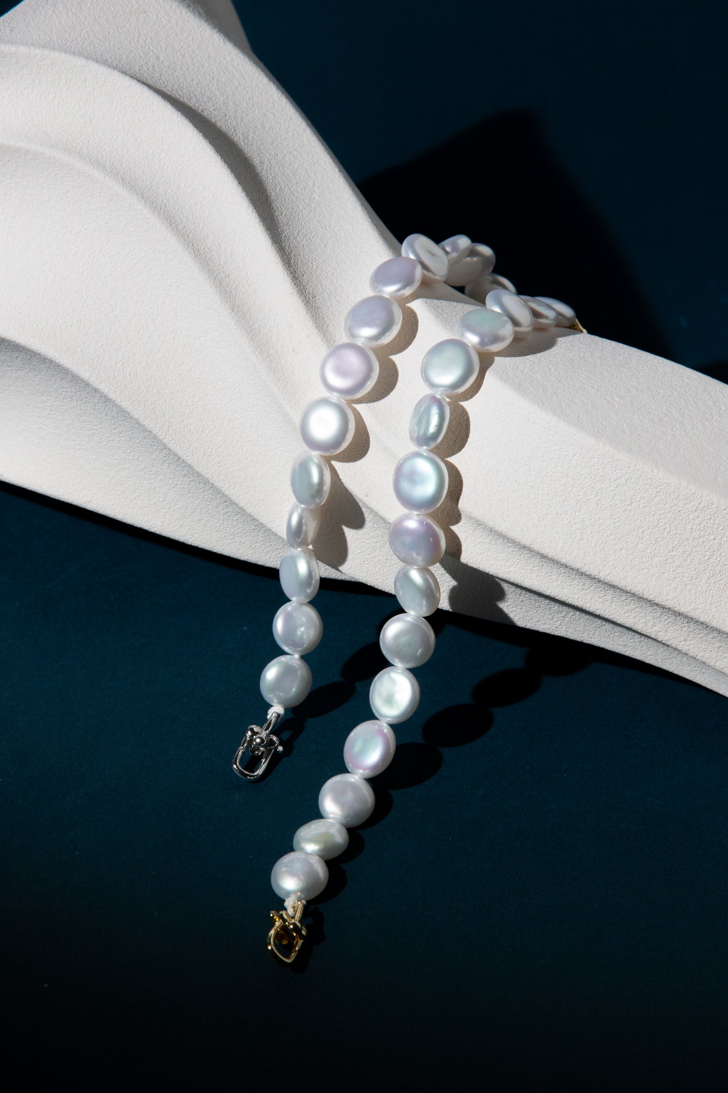 Top excellent level smooth flat button pearls in shiny standard white bracelets.