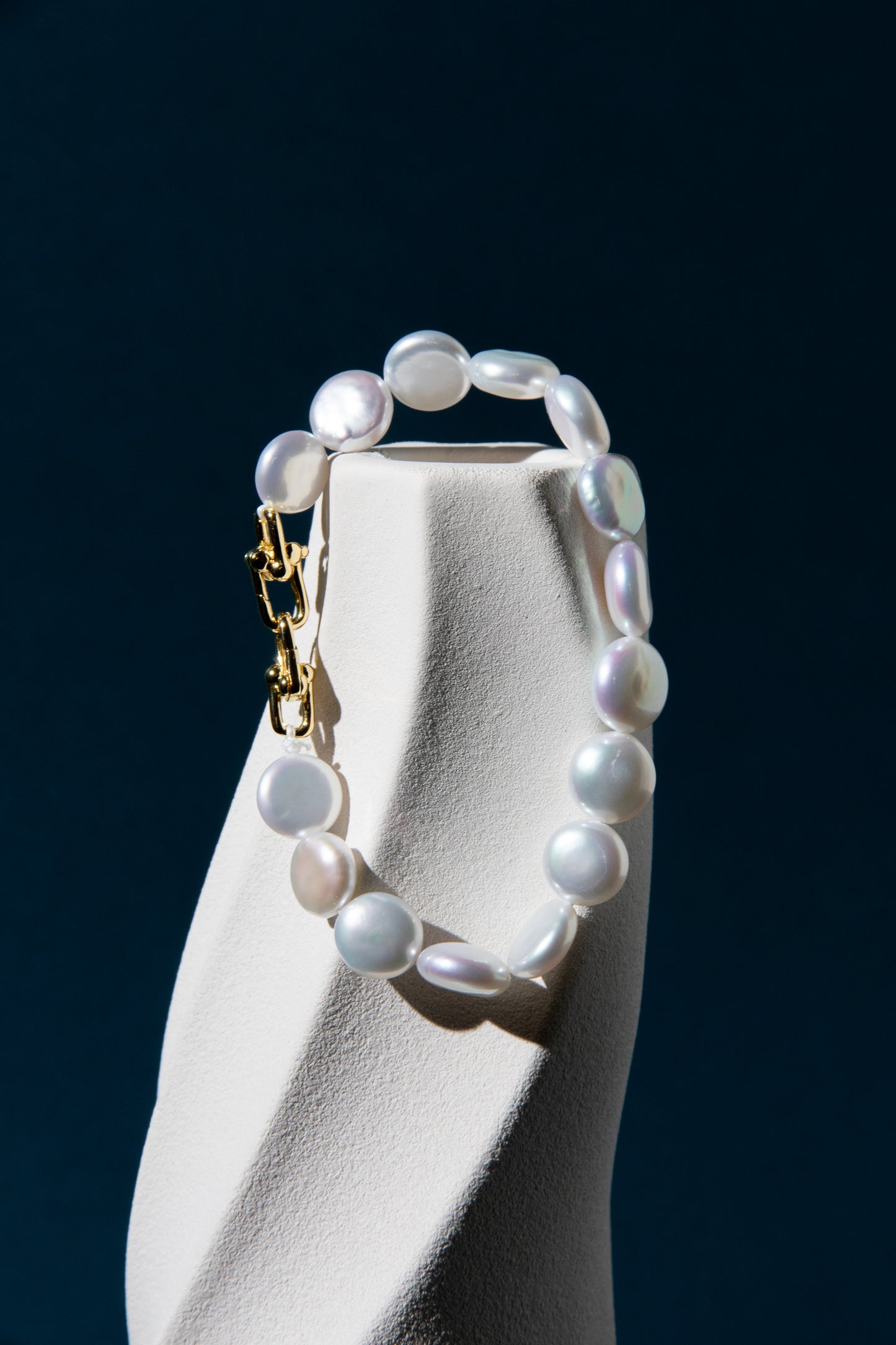 Top excellent level smooth flat button pearls in shiny standard white bracelets.
