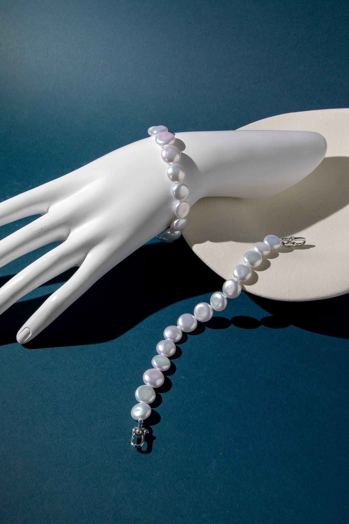 Top excellent level smooth flat button pearls in shiny standard white bracelets.