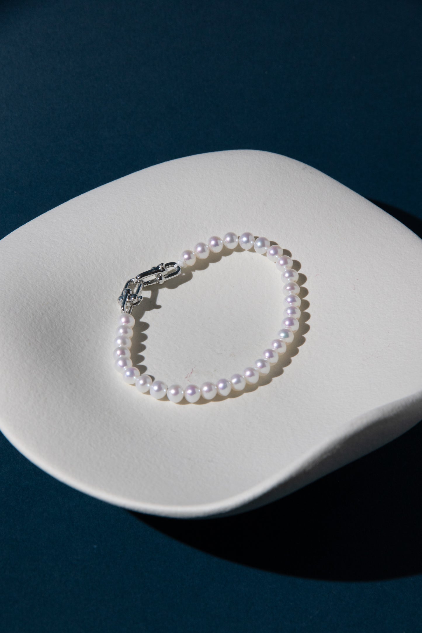 Excellent level standard super shiny white flat round pearl bracelets