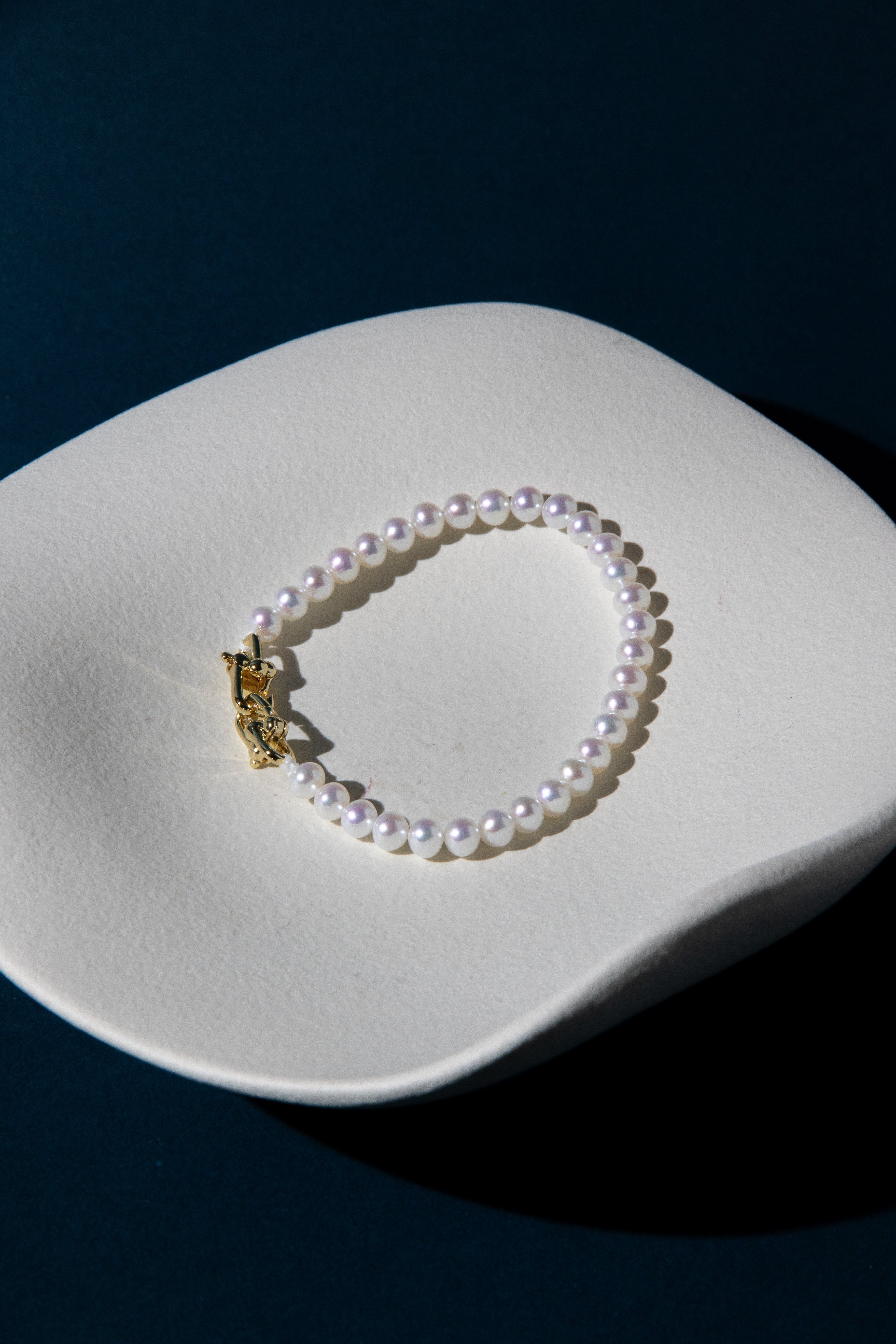 Excellent level standard super shiny white flat round pearl bracelets