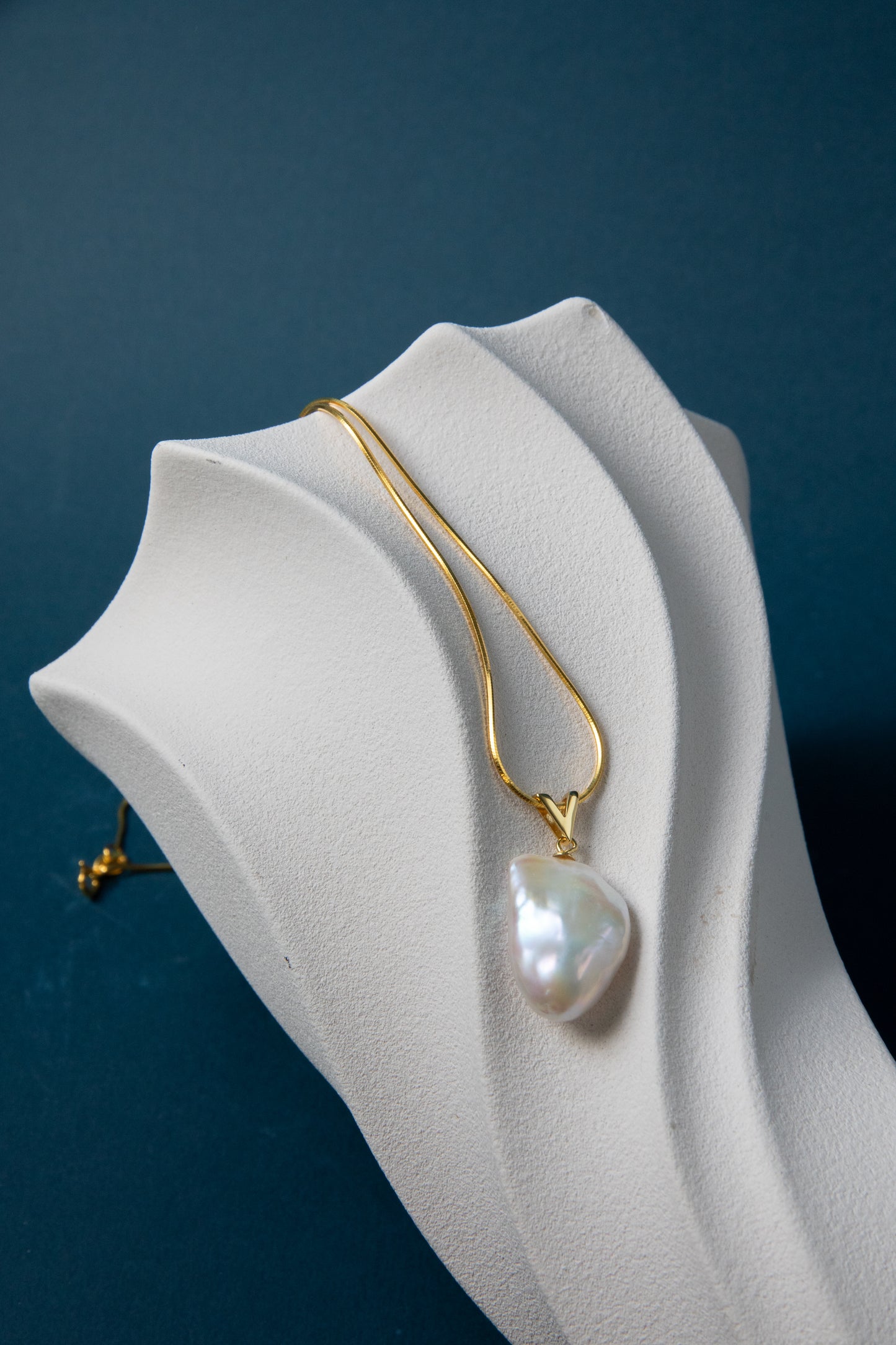 Top excellent level shiny standard white medium sized baroque pearl necklace-Nr.4