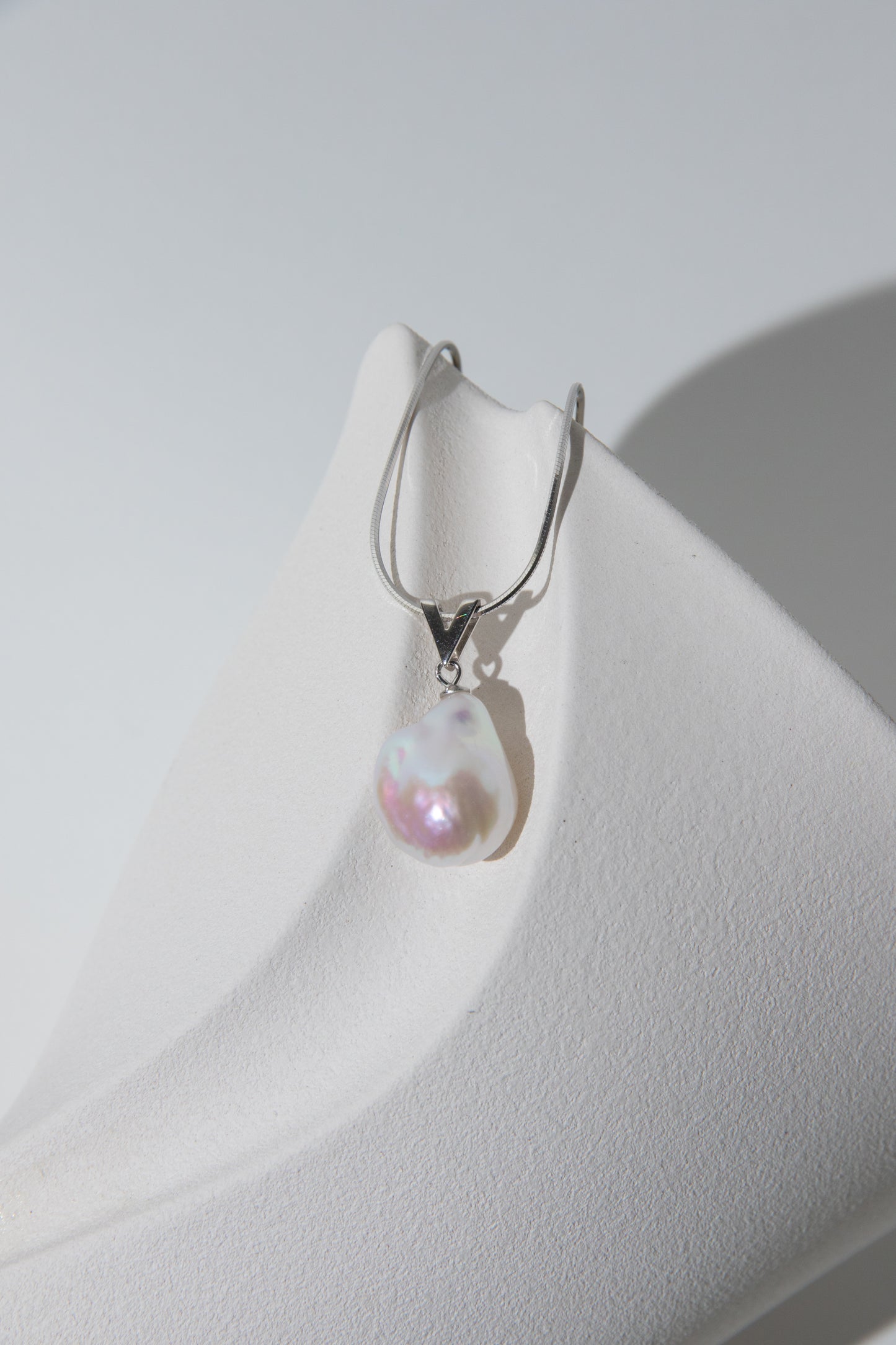 Top excellent level shiny standard white medium sized baroque pearl necklace-Nr.3