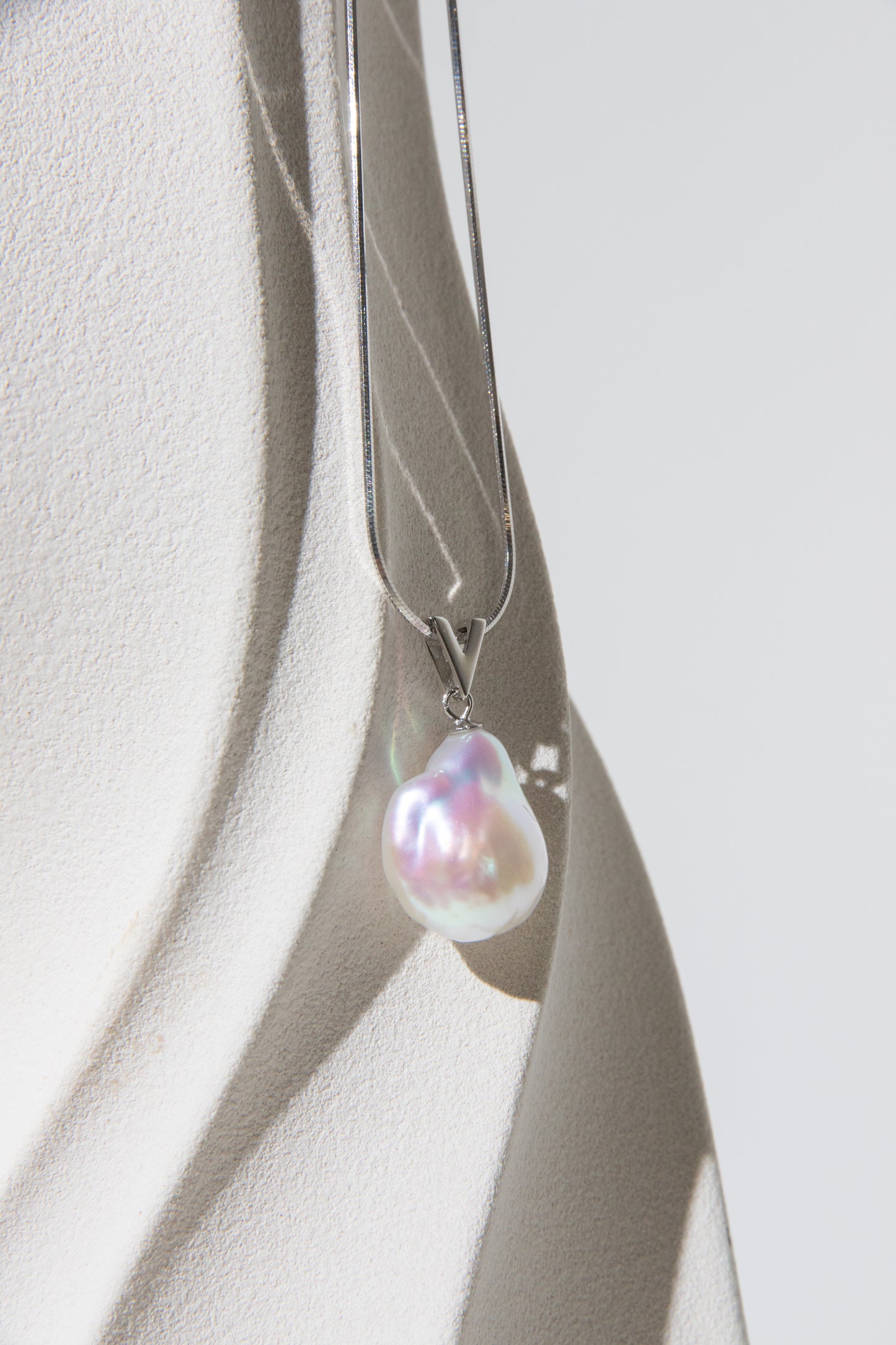 Top excellent level shiny standard white medium sized baroque pearl necklace-Nr.3