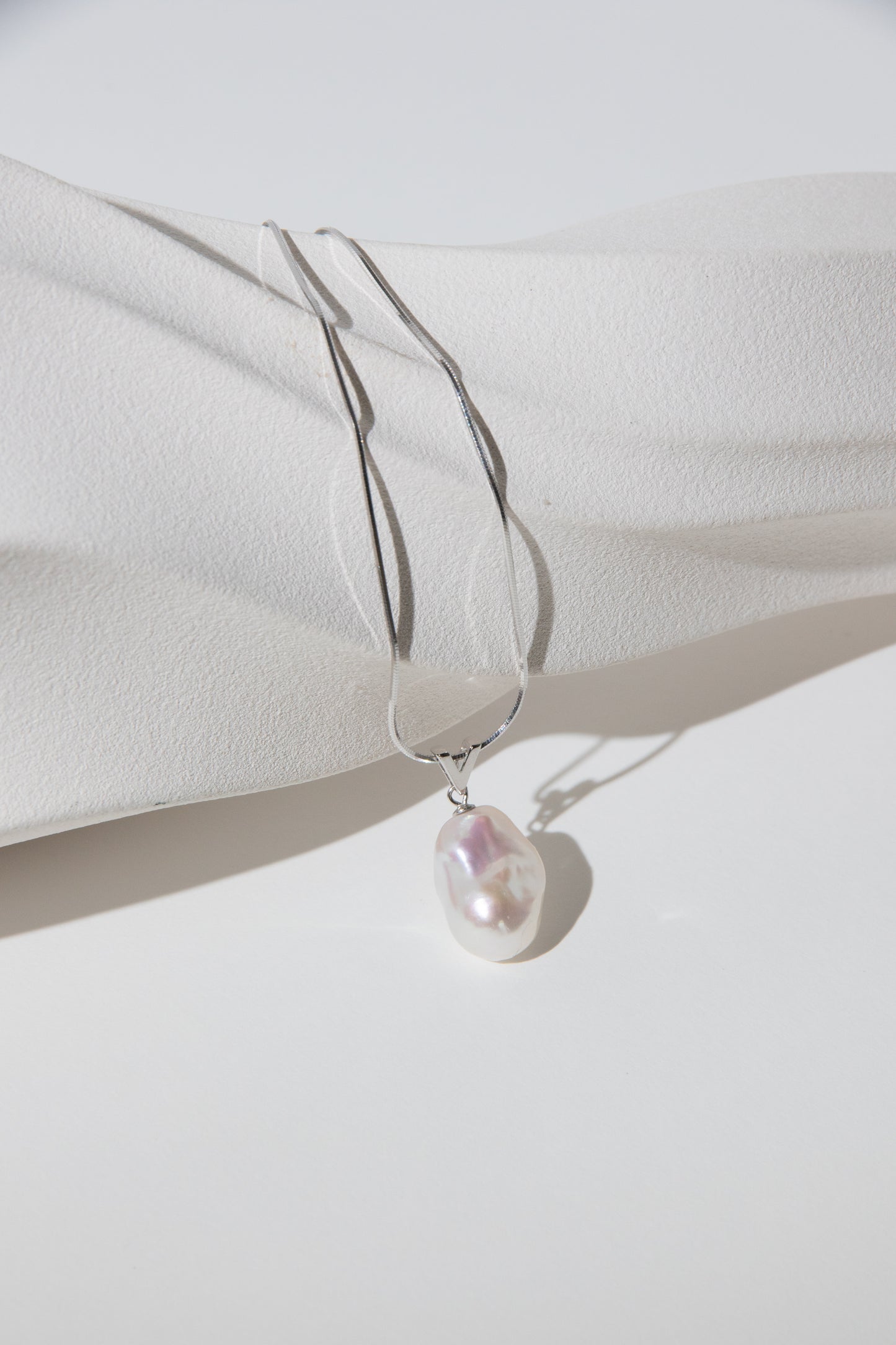 Top excellent level shiny standard white medium sized baroque pearl necklace-Nr.2