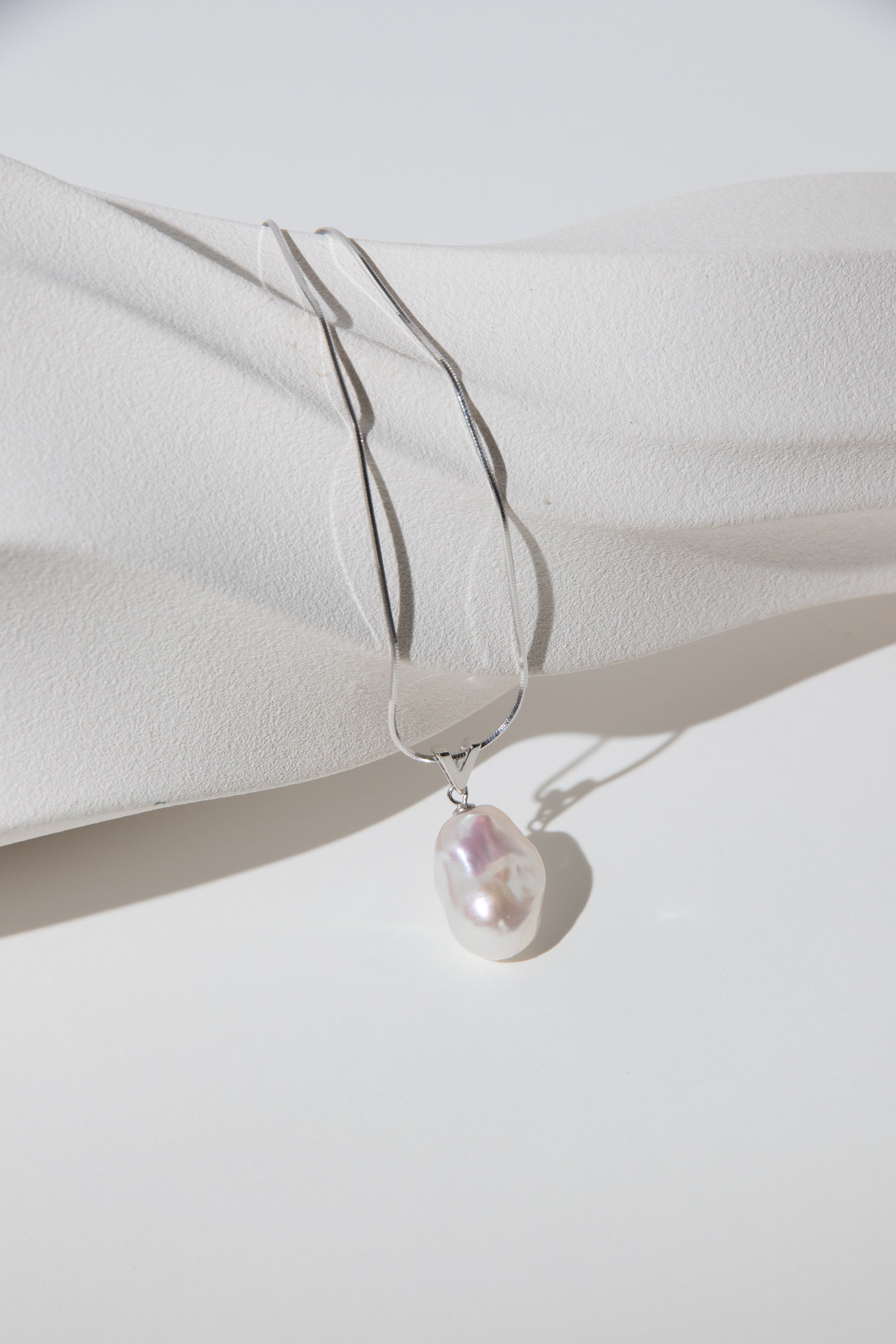 Top excellent level shiny standard white medium sized baroque pearl necklace-Nr.2