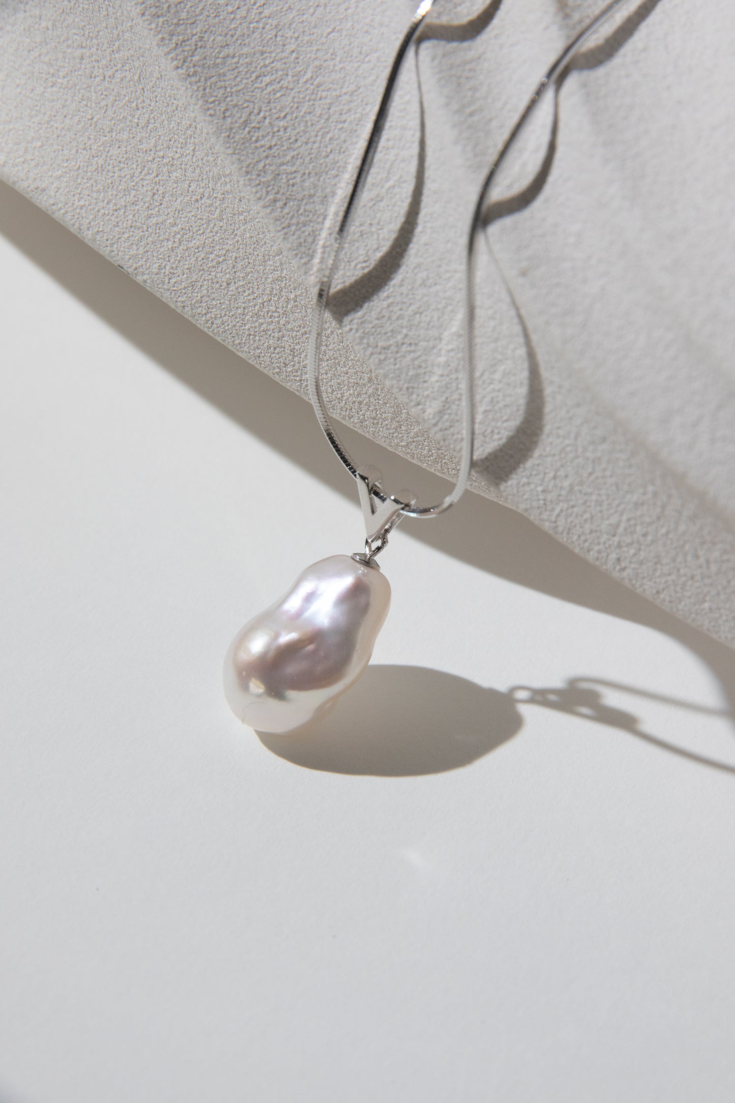 Top excellent level shiny standard white medium sized baroque pearl necklace-Nr.2