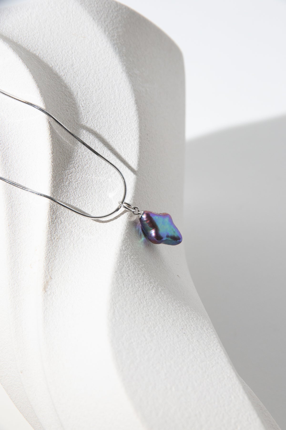Deep ocean blue-purple colored polar star pendant/whole set