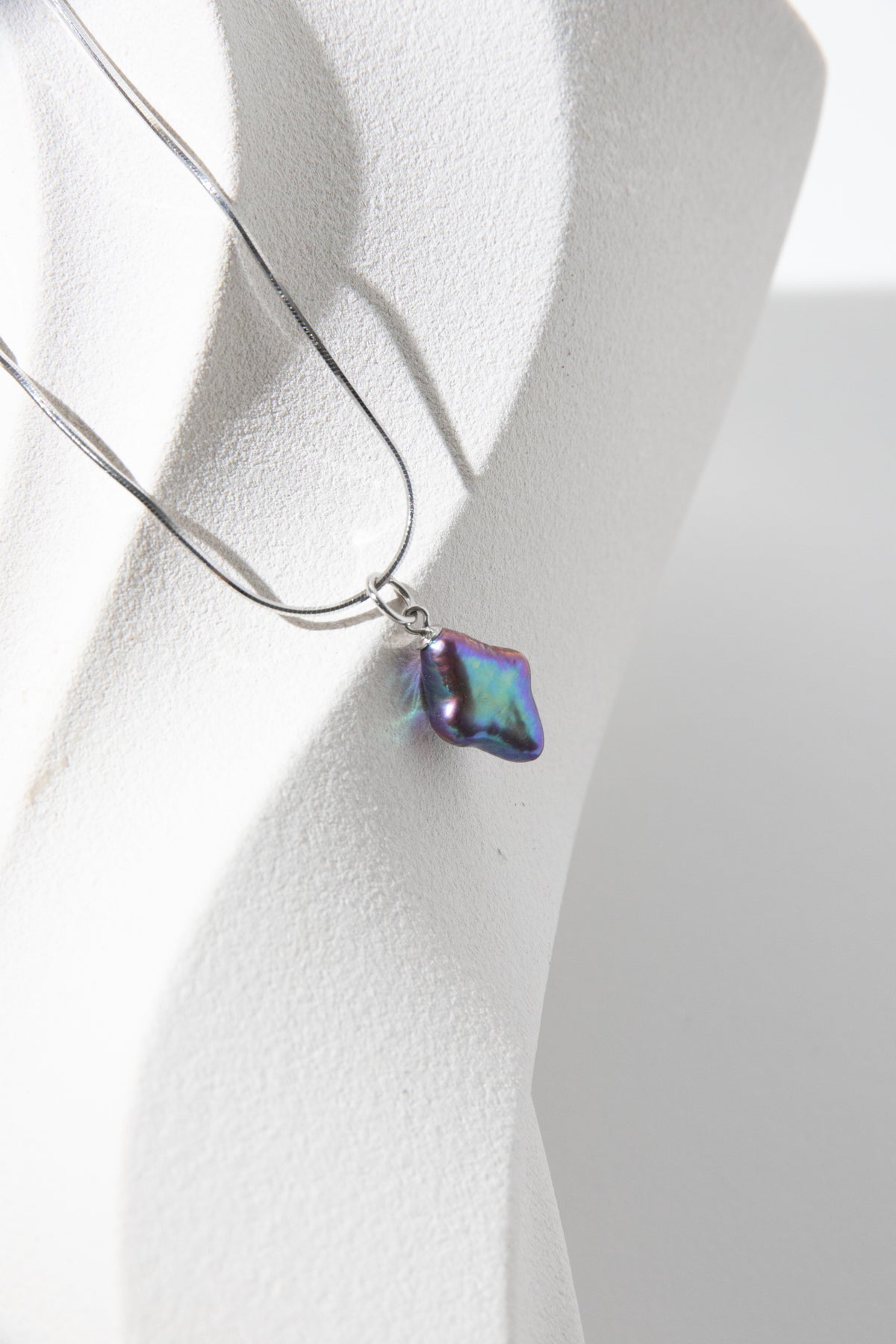 Deep ocean blue-purple colored polar star pendant/whole set
