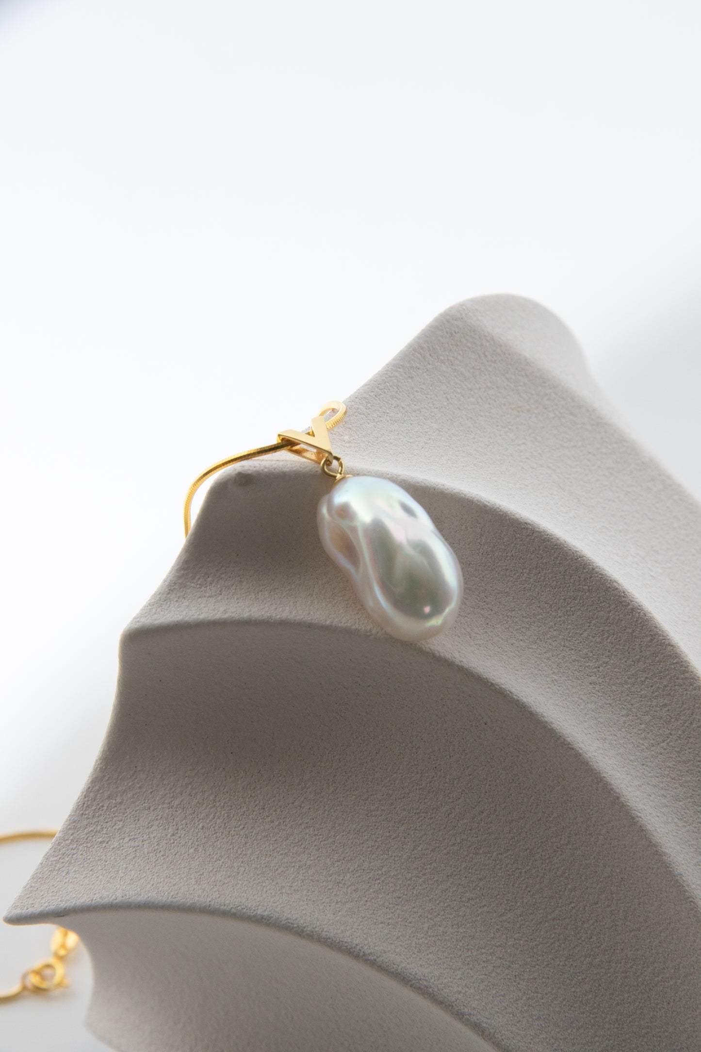 Top excellent level shiny standard white medium sized baroque pearl necklace-Nr.1