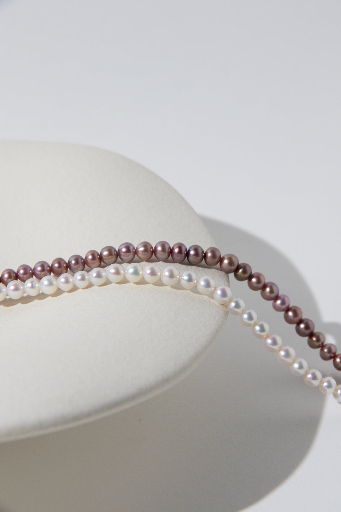 Yin-Yang balanced mini pearl necklace