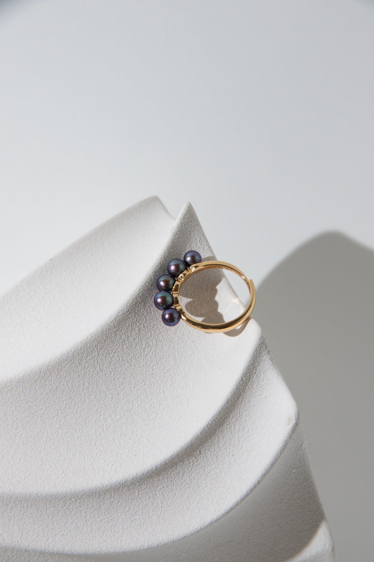 excellent level natural deep blue purple small round pearl ring