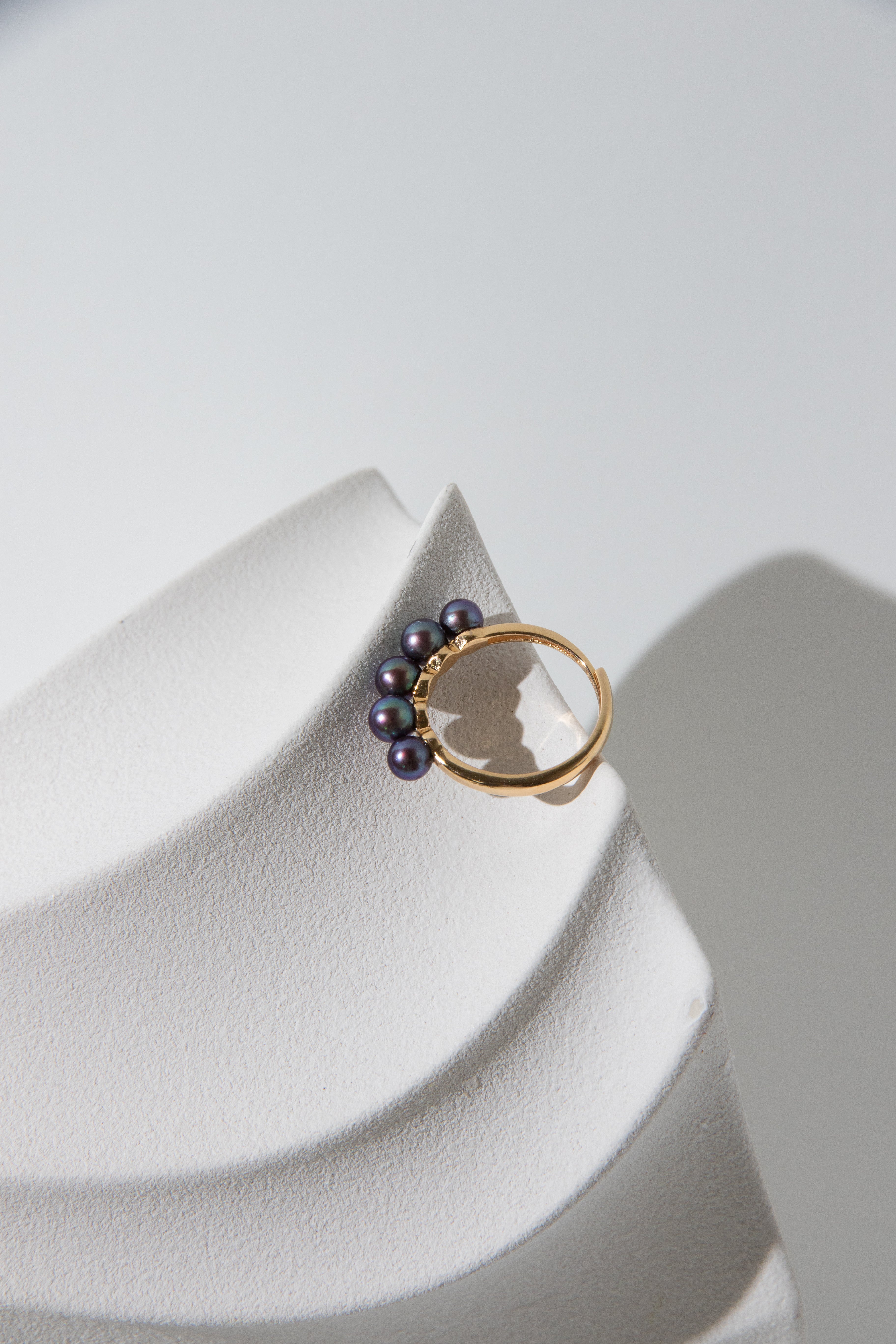 excellent level natural deep blue purple small round pearl ring