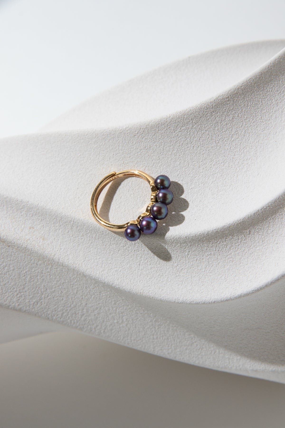 excellent level natural deep blue purple small round pearl ring