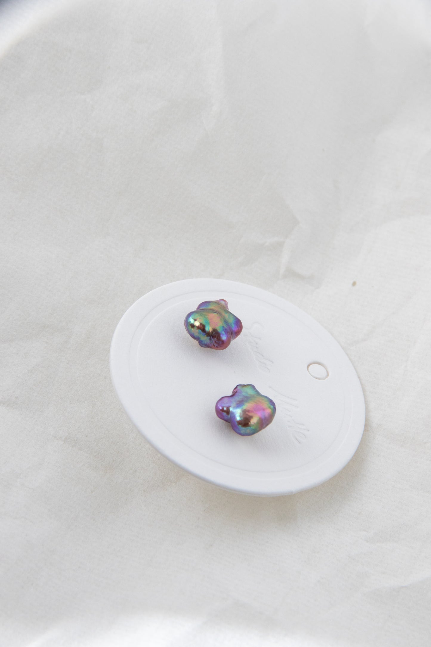 Splendid flower- excellent level aurora vivid purple and green clover shaped pearl studs-Nr.1