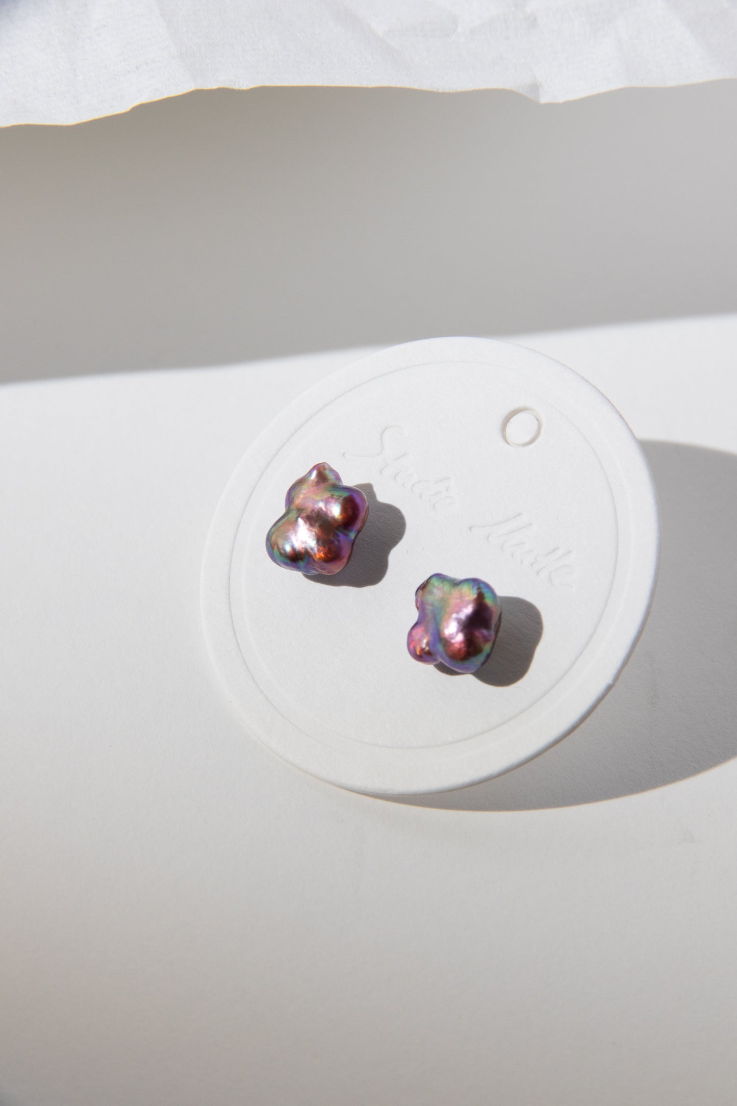 Splendid flower- excellent level aurora vivid purple and green clover shaped pearl studs-Nr.1