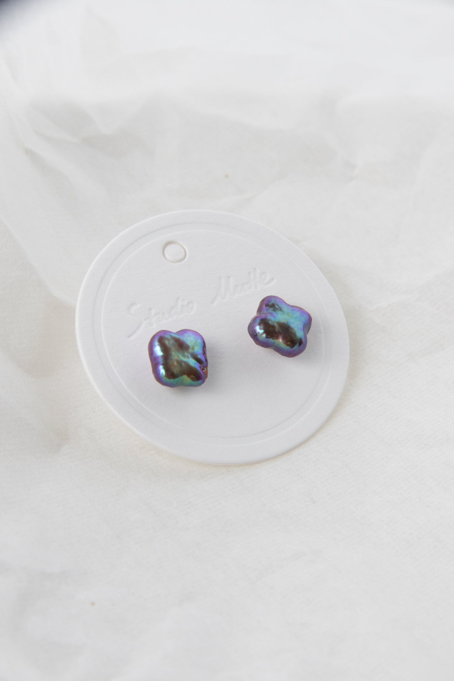 Vivid aurora purple clover pearl ear studs- excellent level-Nr.2