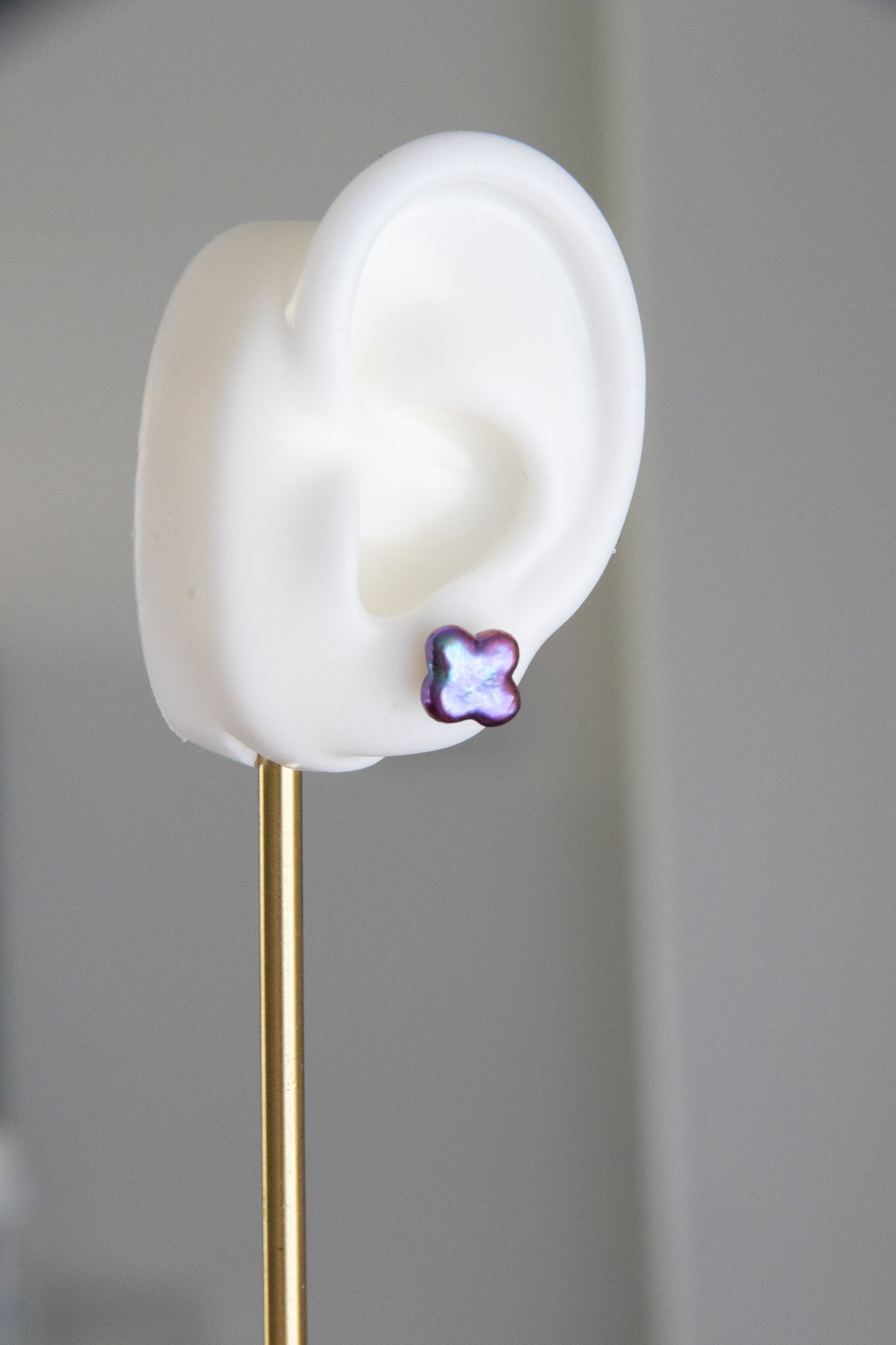 Vivid sharp grape purple clover pearl ear studs-excellent level-Nr.3