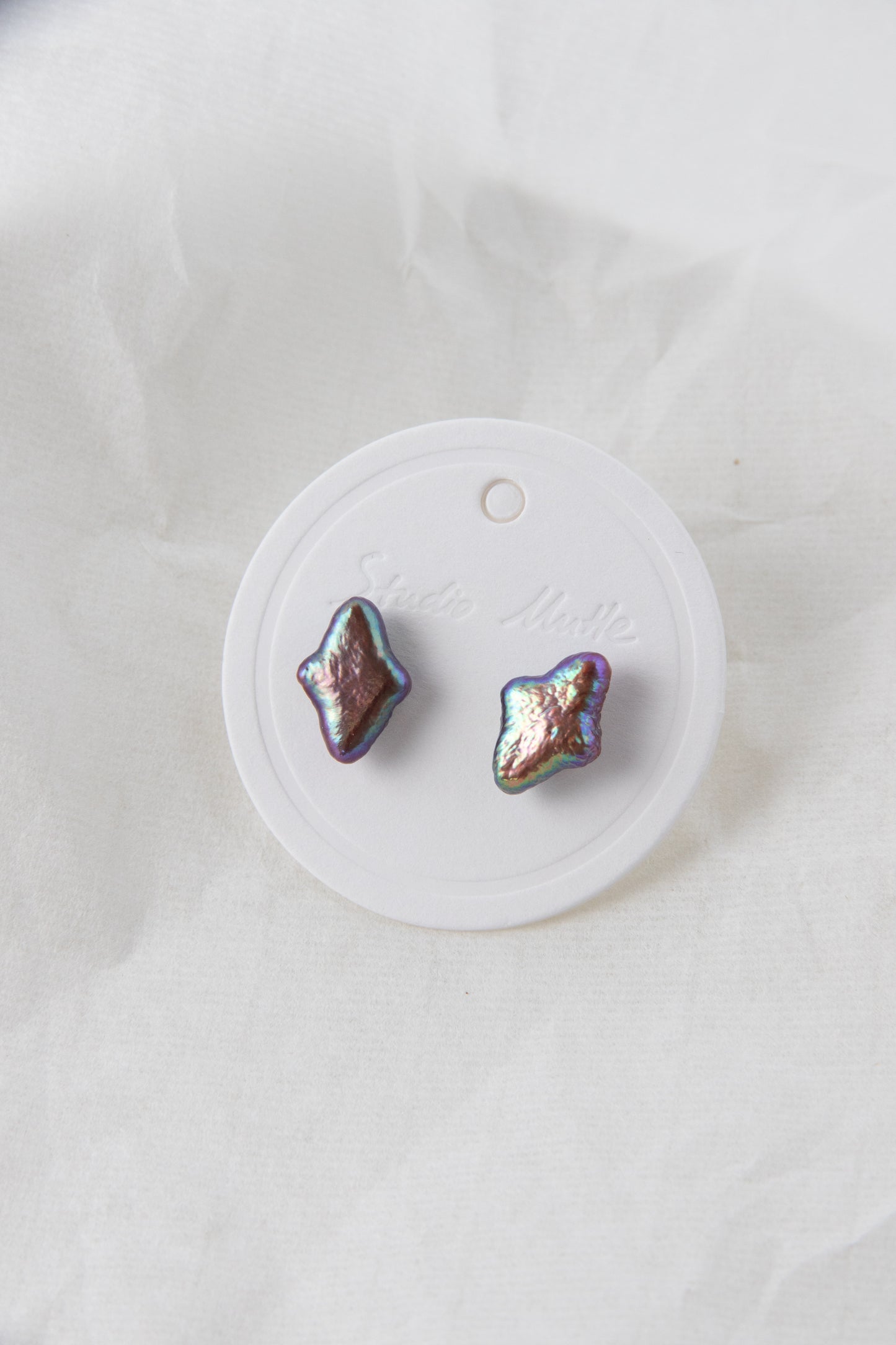 Polar star shaped vivid aurora purple colored pearl studs-NR.1