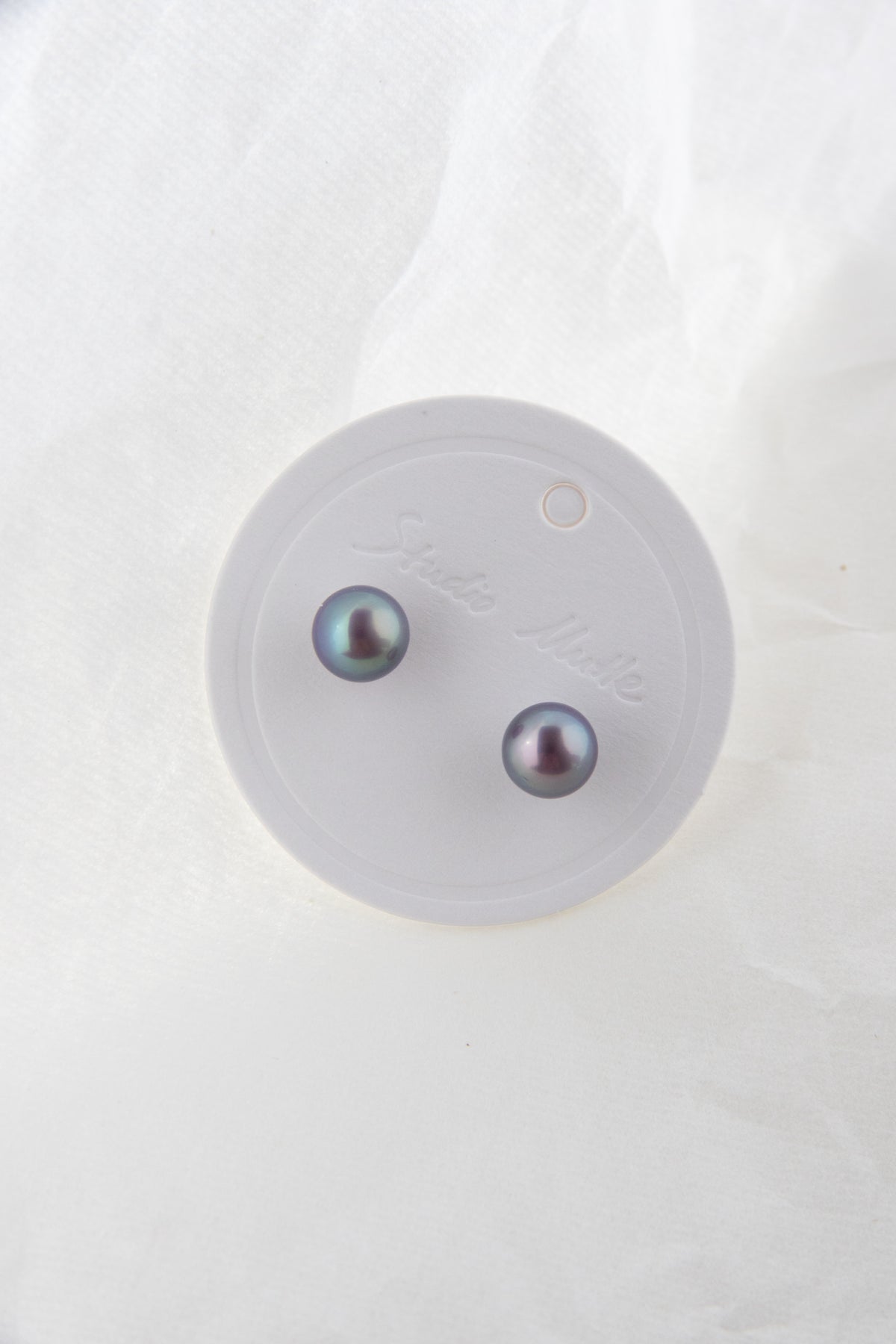 Natural blue hue round pearl studs- excellent level-Nr.2