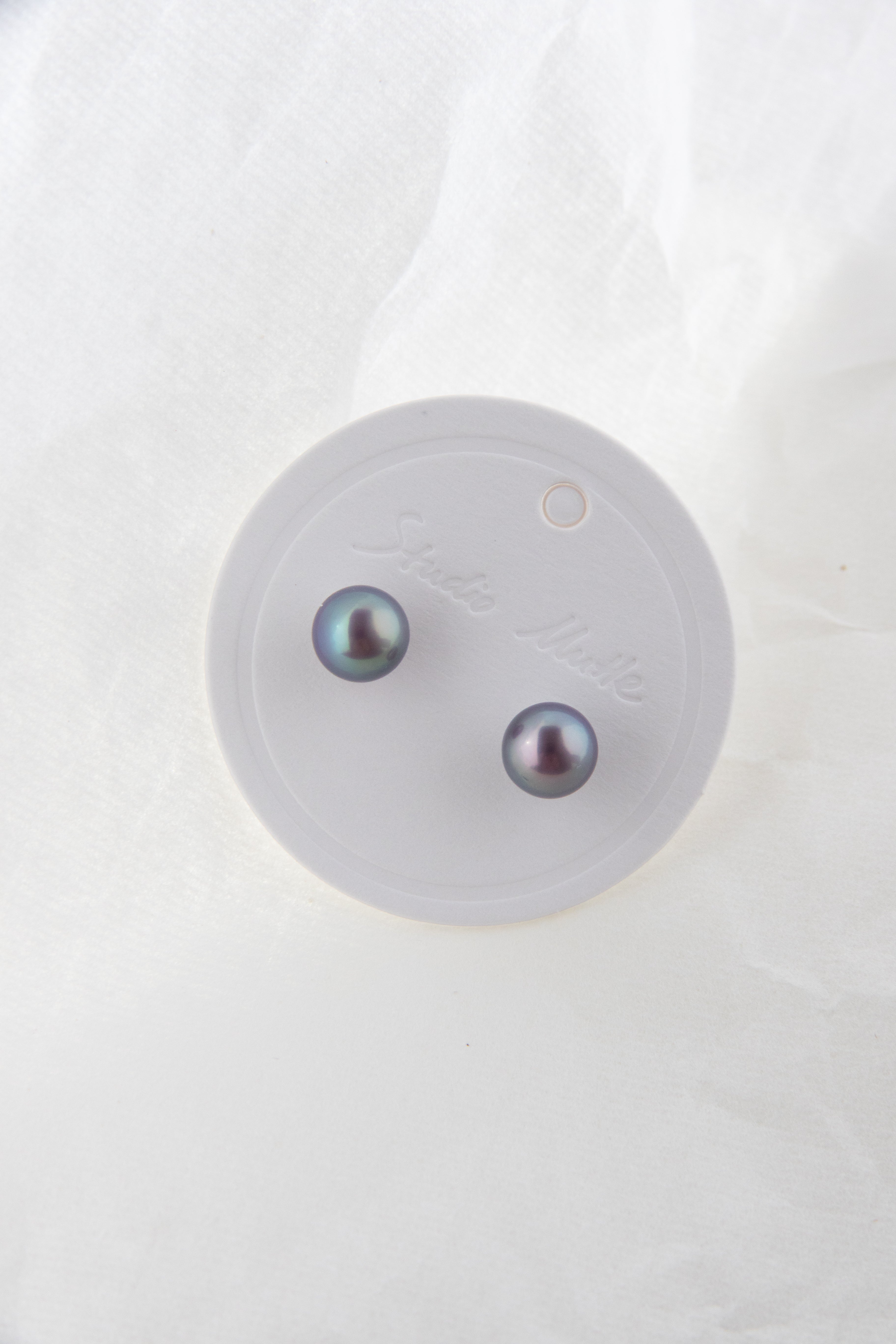 Natural blue hue round pearl studs- excellent level-Nr.2