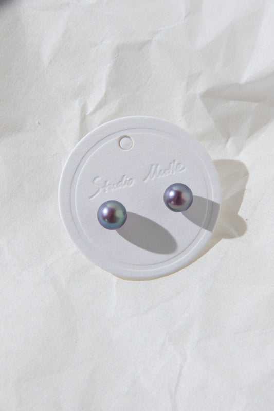Natural blue hue round pearl studs- excellent level-Nr.2