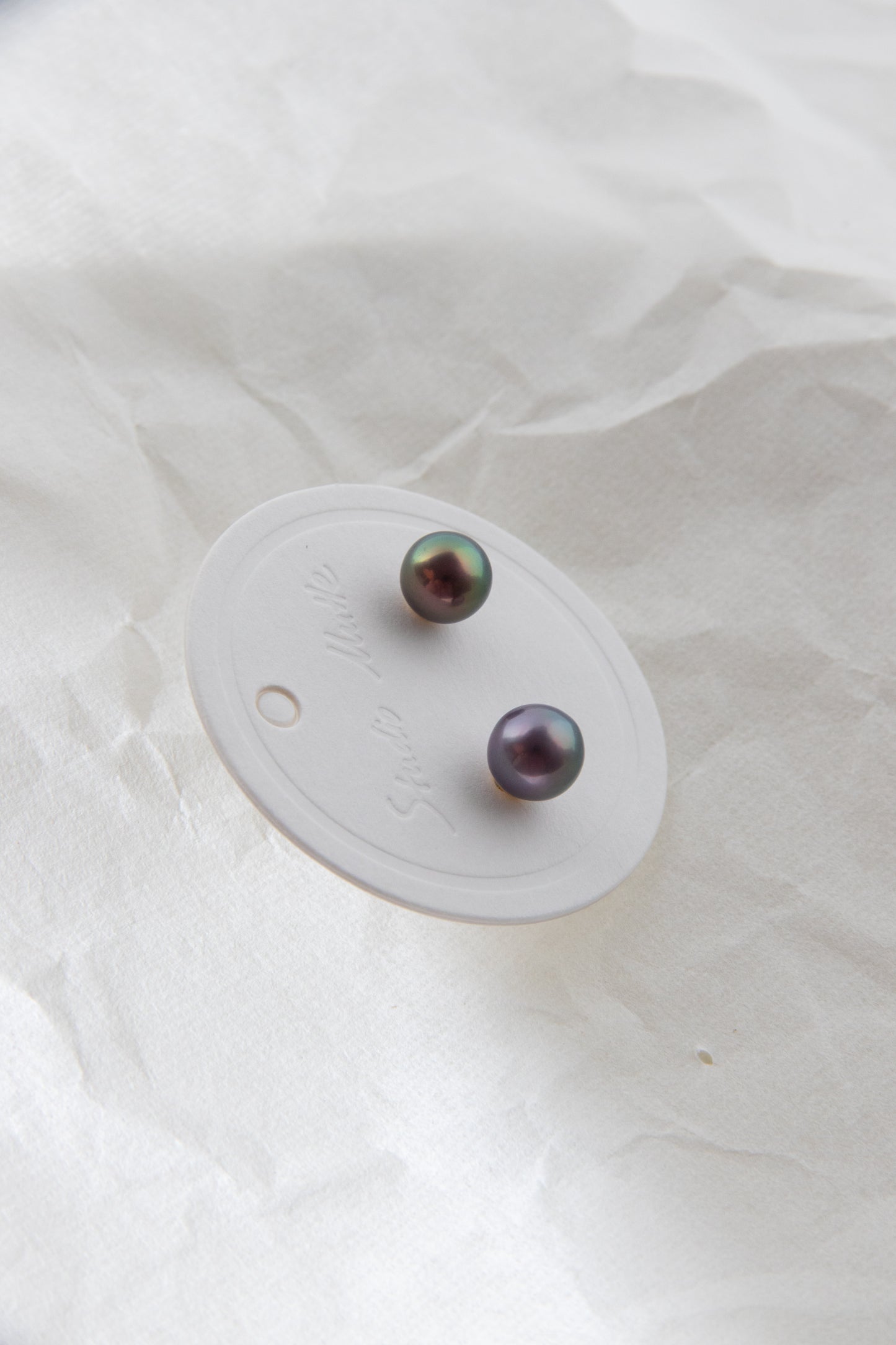 Perfect round pearl studs in green and purple colors- excellent level -Nr.3
