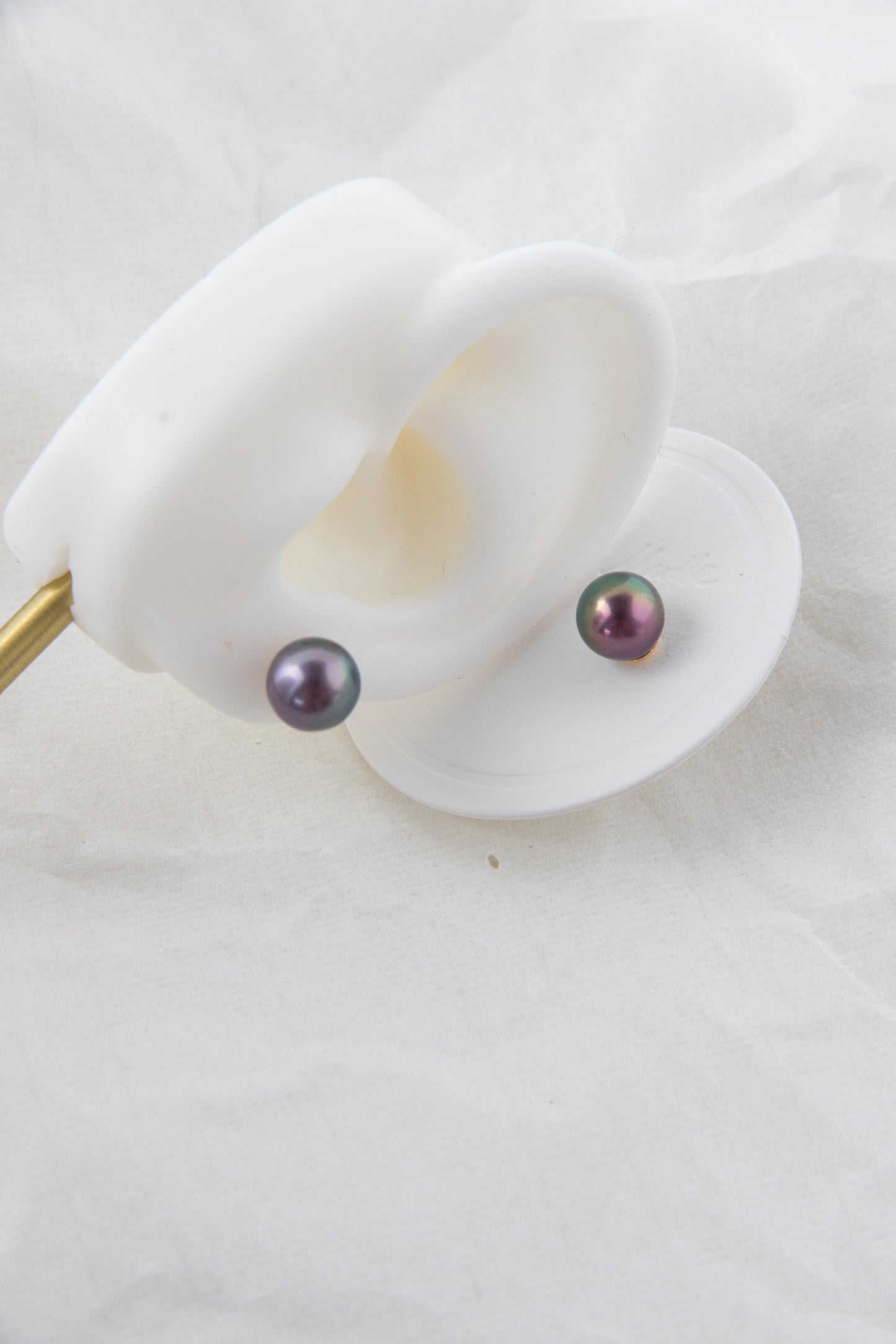 Perfect round pearl studs in green and purple colors- excellent level -Nr.3