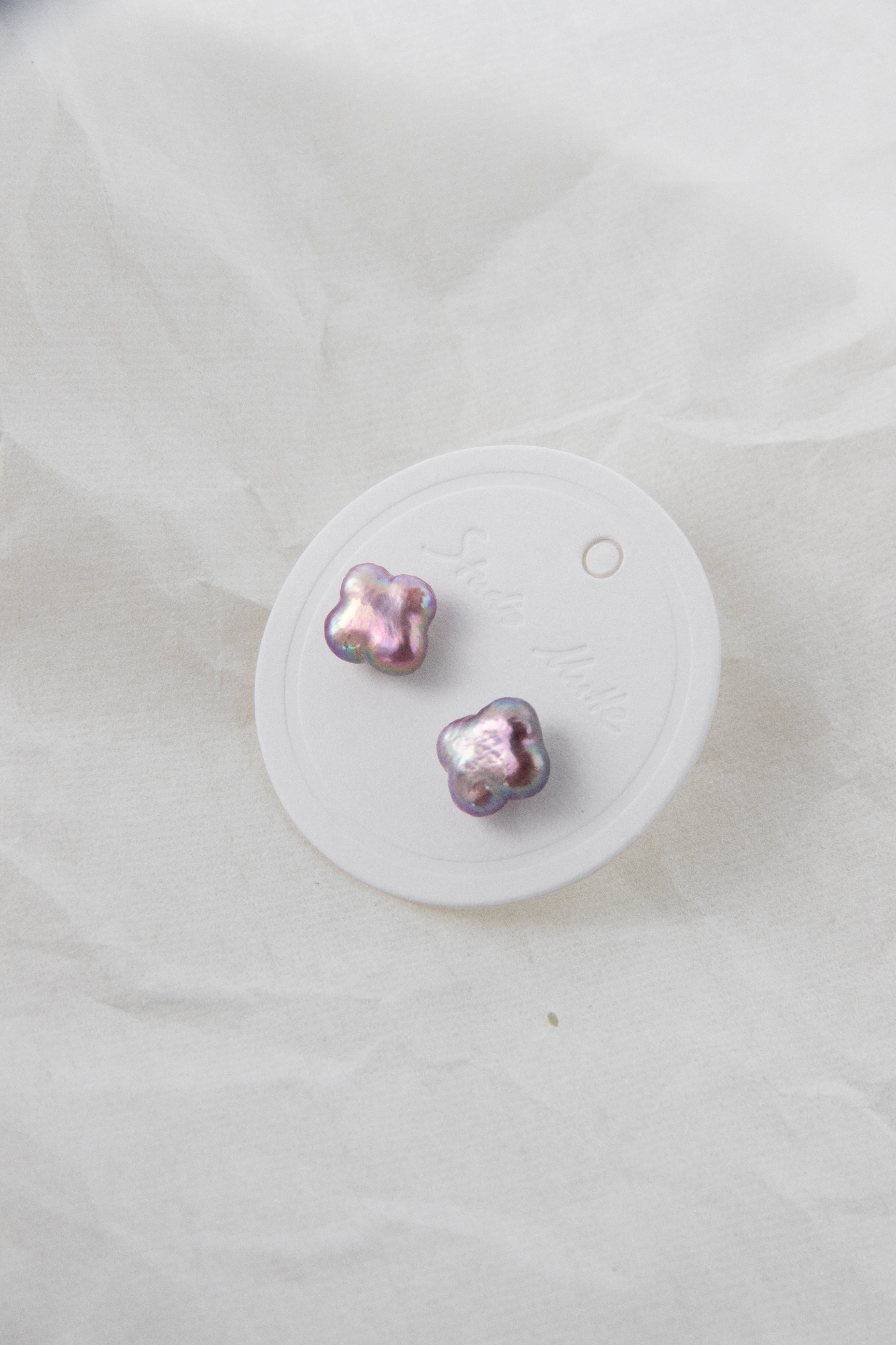 Natural lavender purple clover shaped pearl studs-excellent level-Nr.4