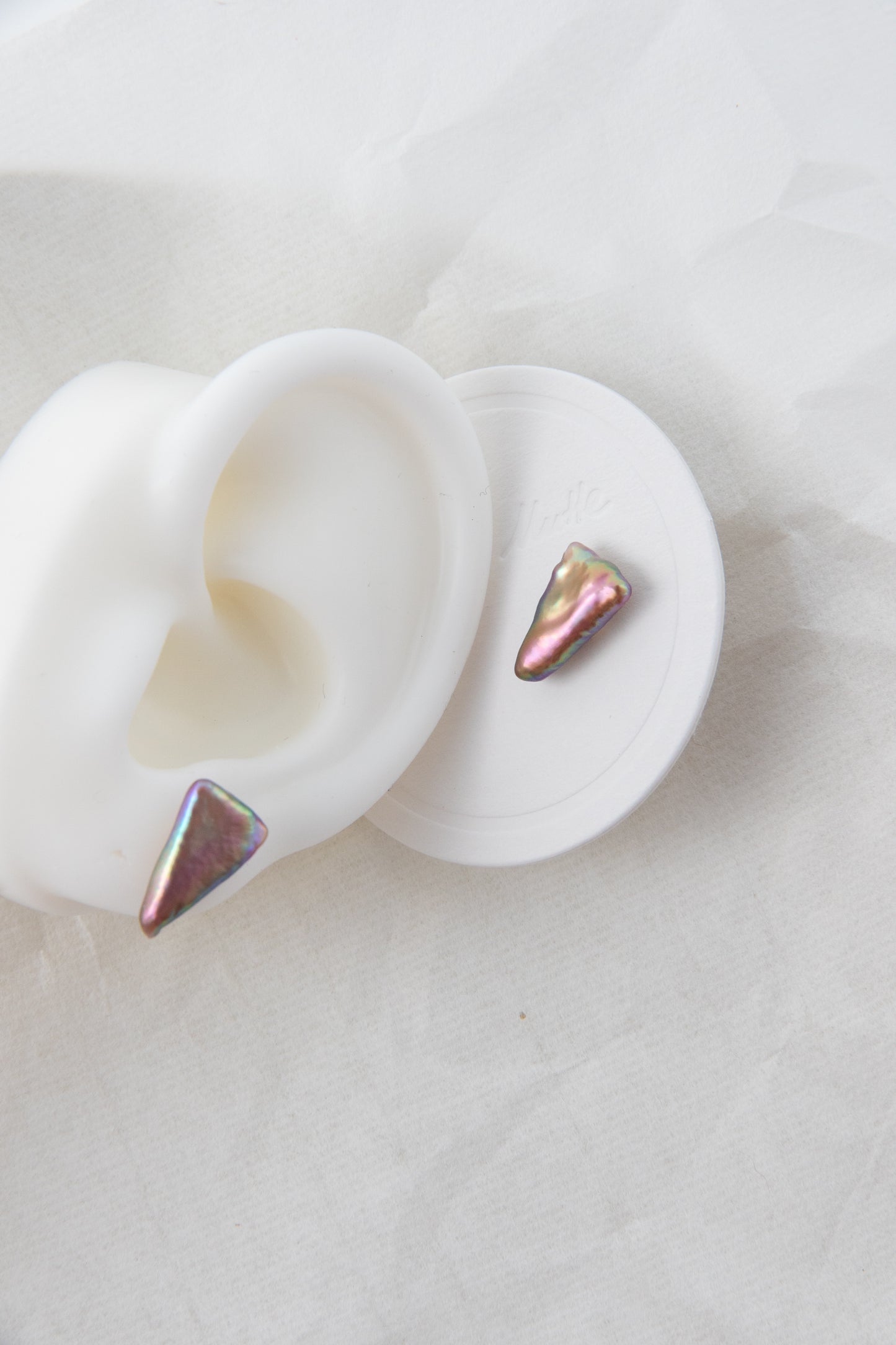 Natural wine red purple and green triangle pearl studs- excellent level-Nr.5