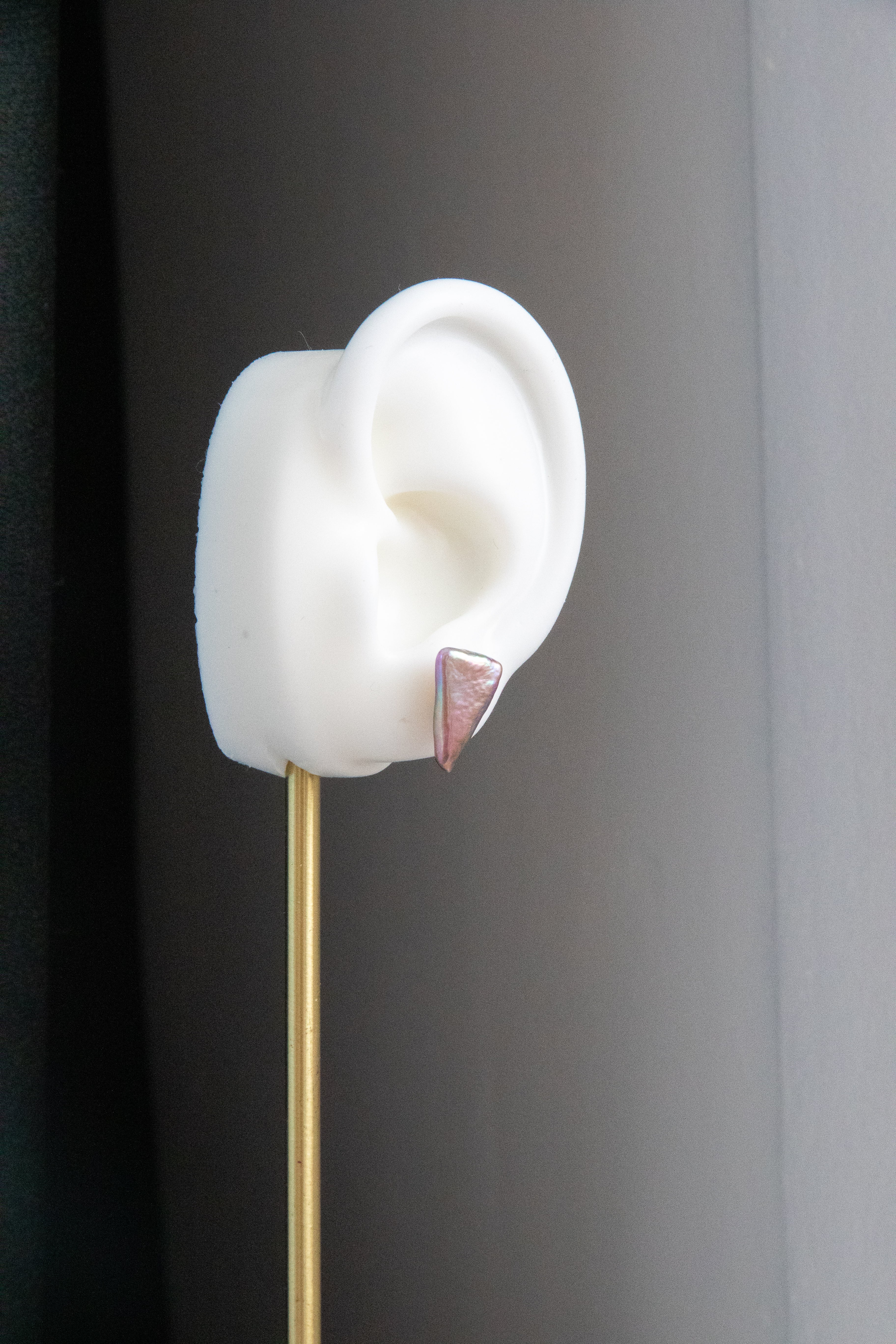 Natural wine red purple and green triangle pearl studs- excellent level-Nr.5