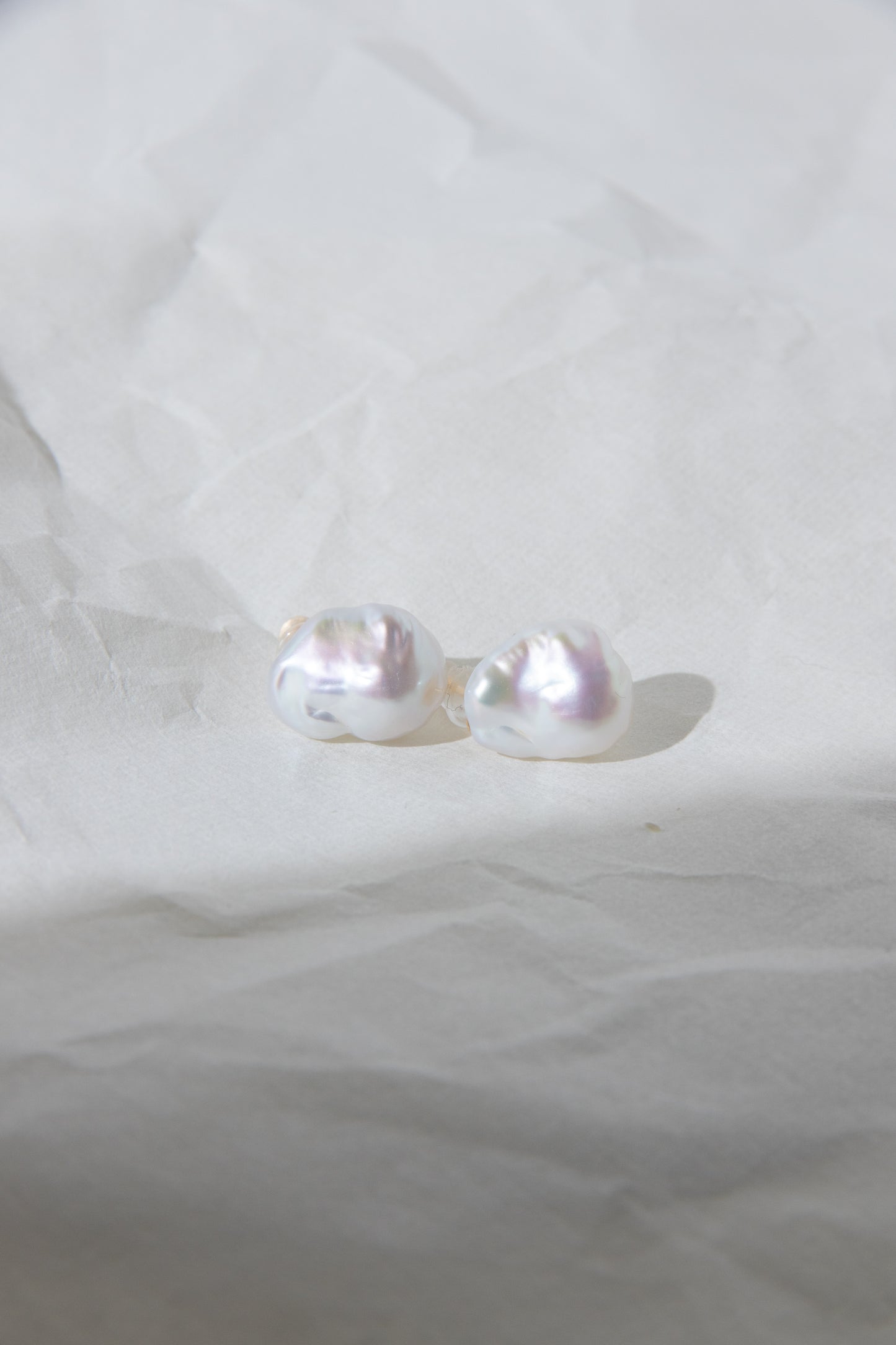 Super mini standard white baroque pearl ear studs-excellent level-NR.1