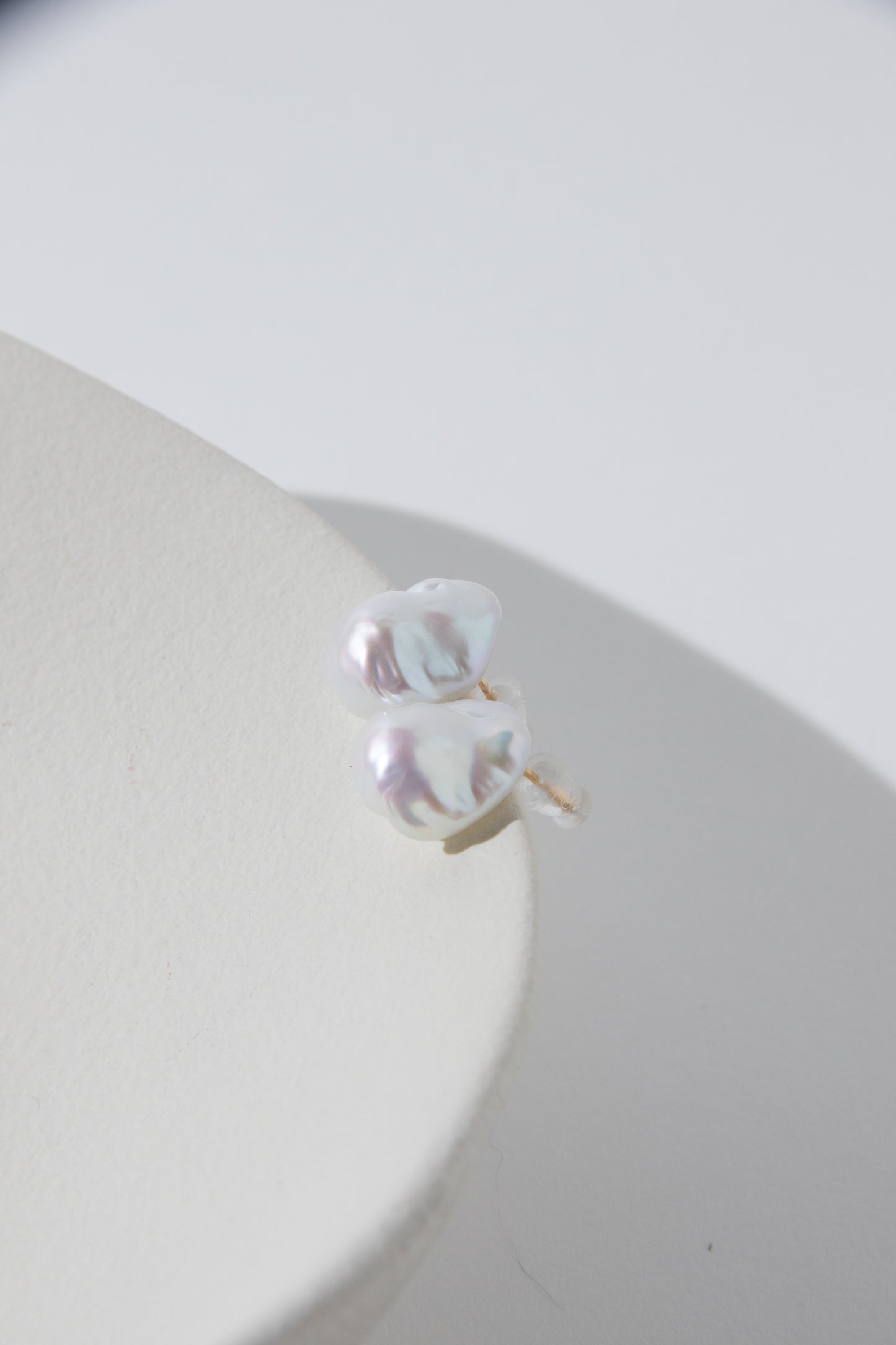 Standard white mini baroque pearl ear studs-excellent level-Nr.2