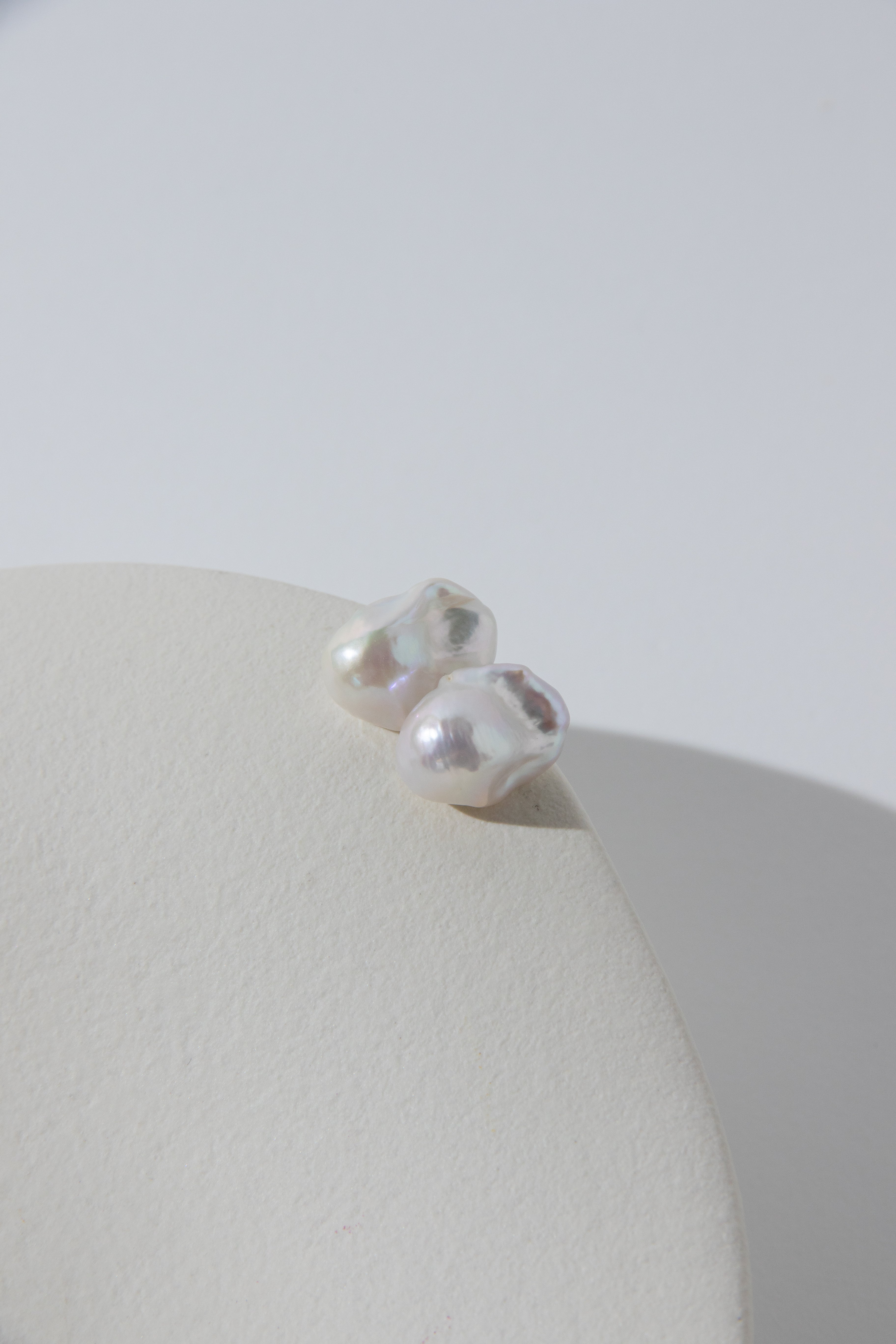 Standard white mini baroque pearl ear studs-excellent level-Nr.2