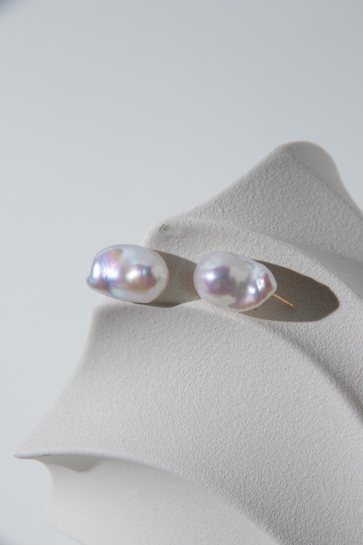 Standard white small baroque pearl ear studs-excellent level -Nr.3