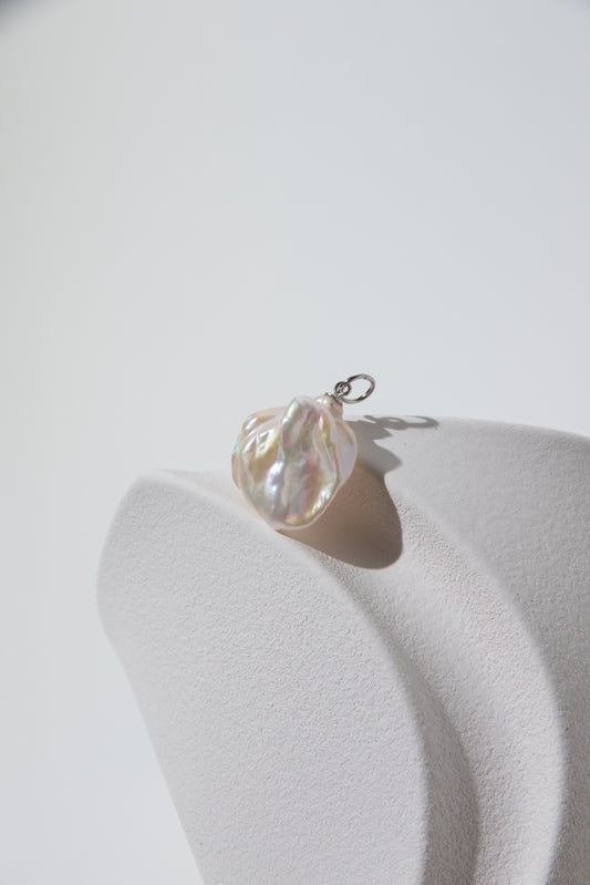 Entry level natural golden seedless petal pearl pendant Nr.2