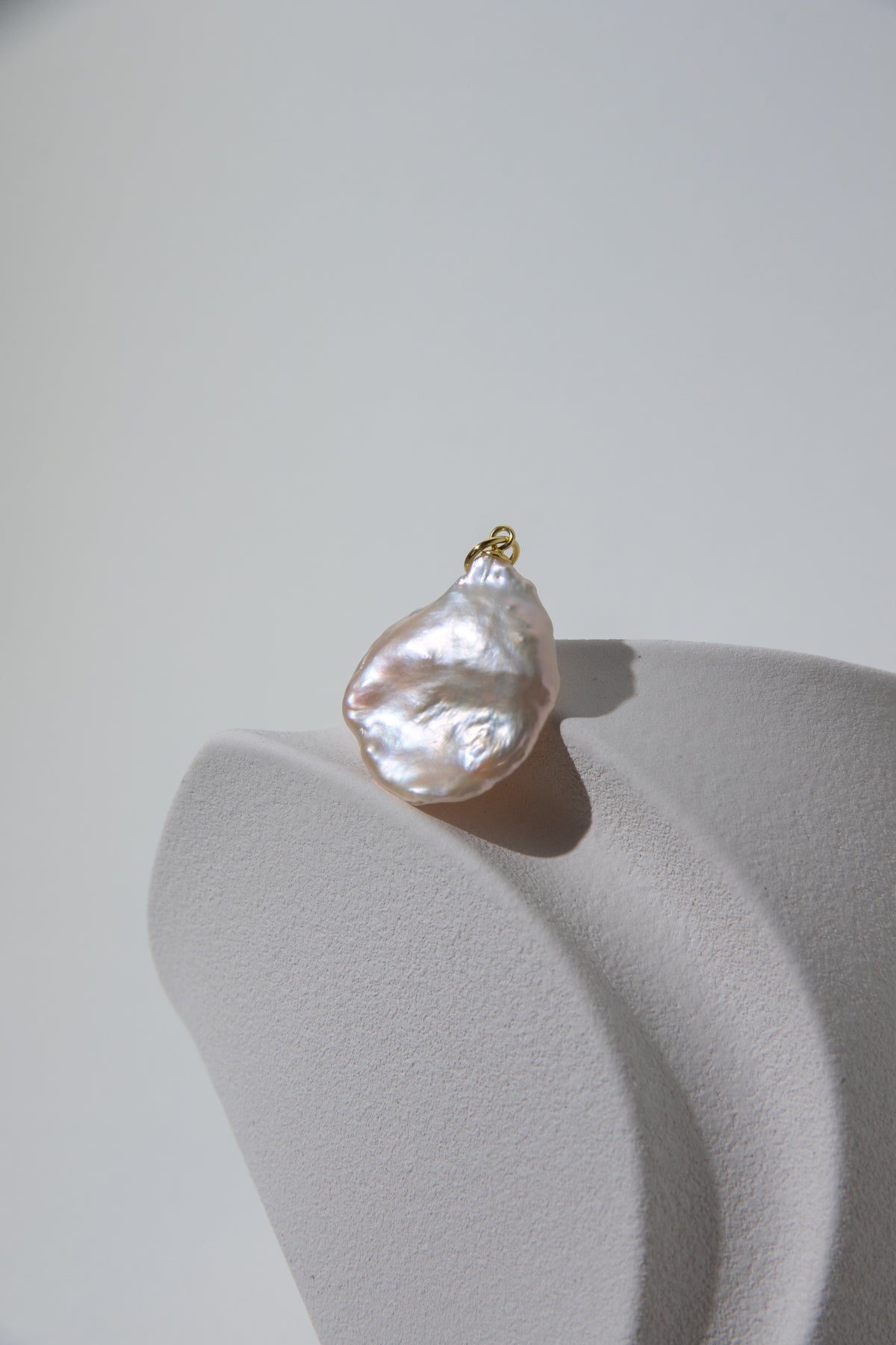 Entry level seedless petal pearl pendant big champagne Nr.4