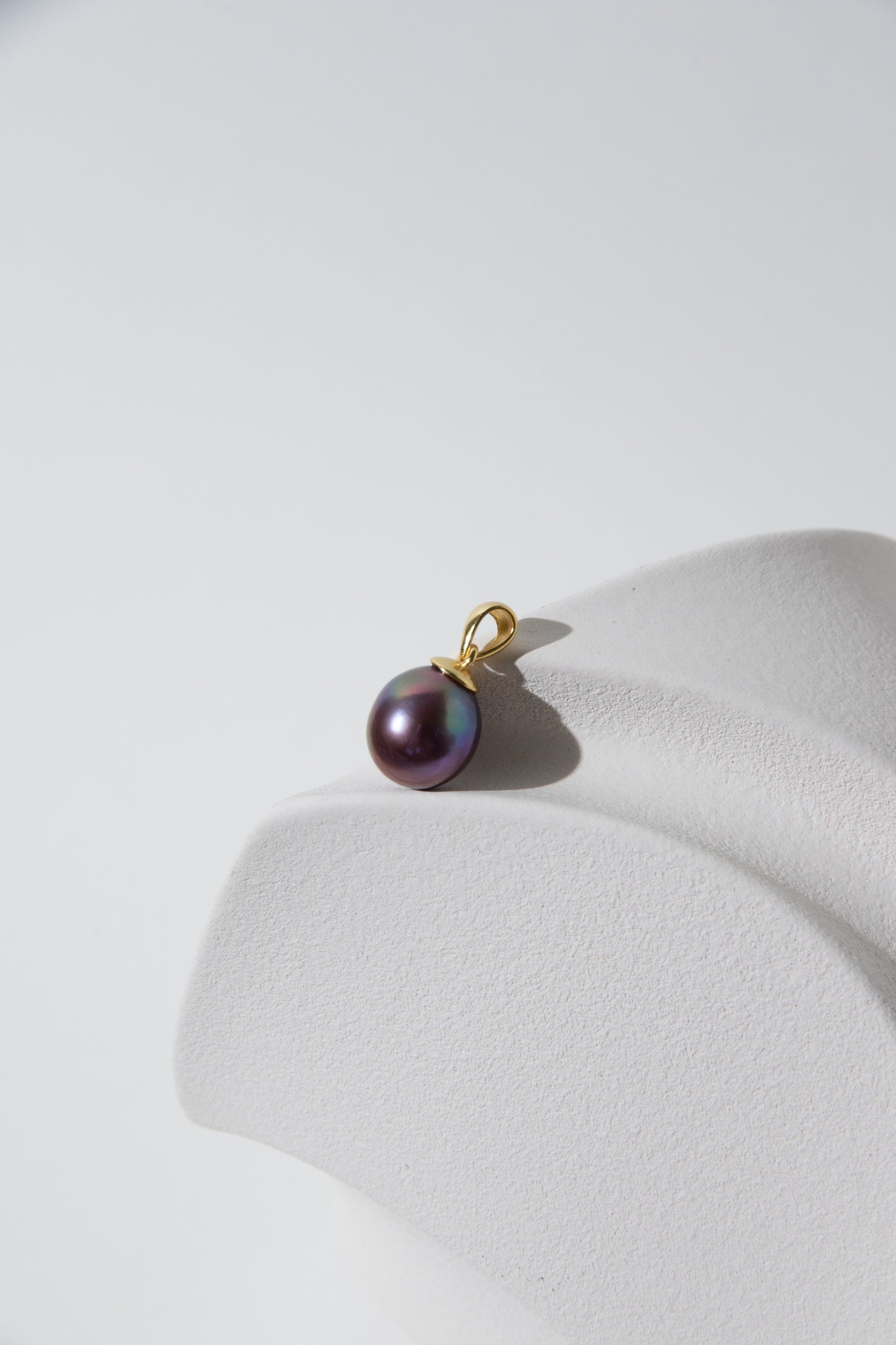 Deep purple drop pearl pendant