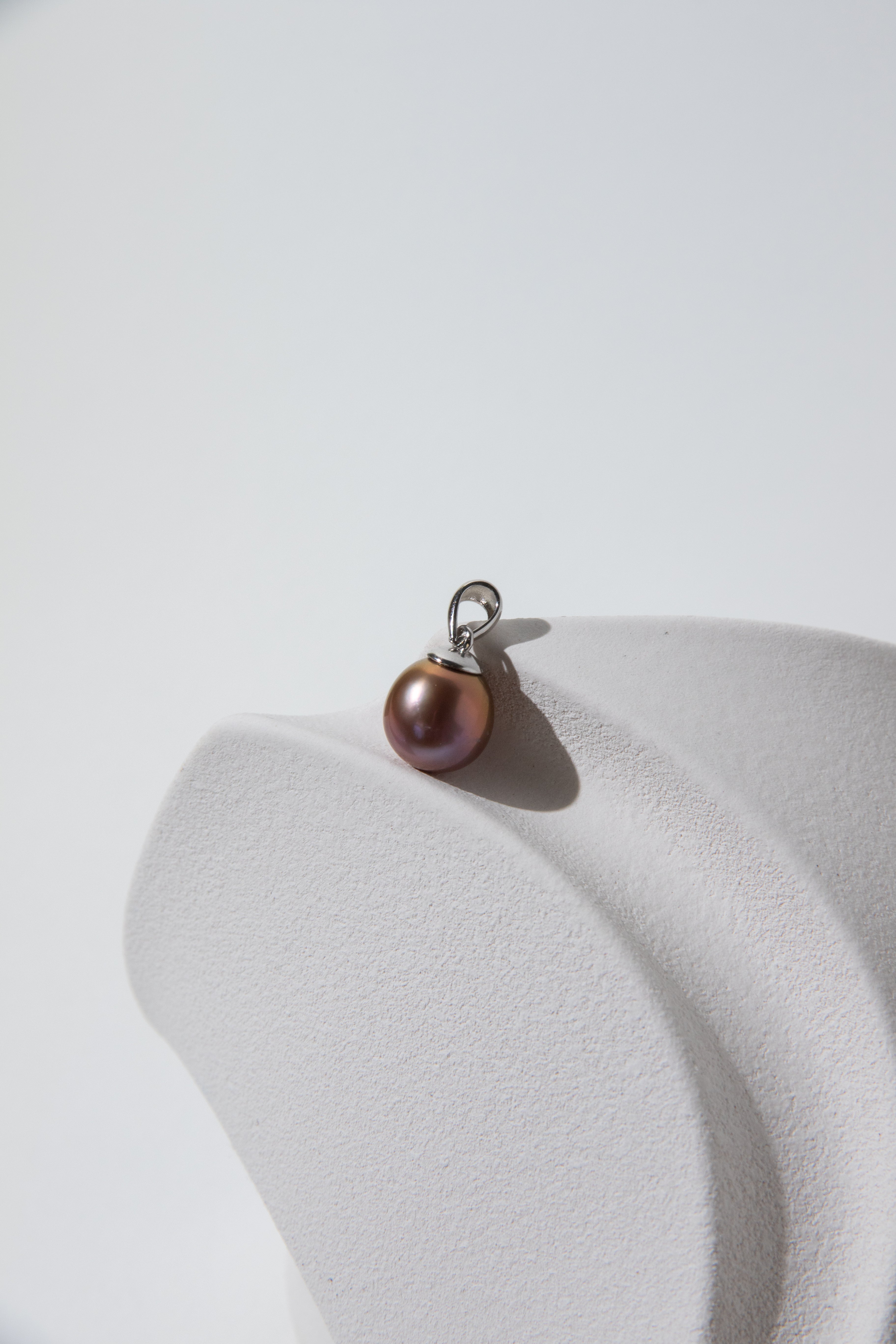 Deep brown drop shaped pearl pendant