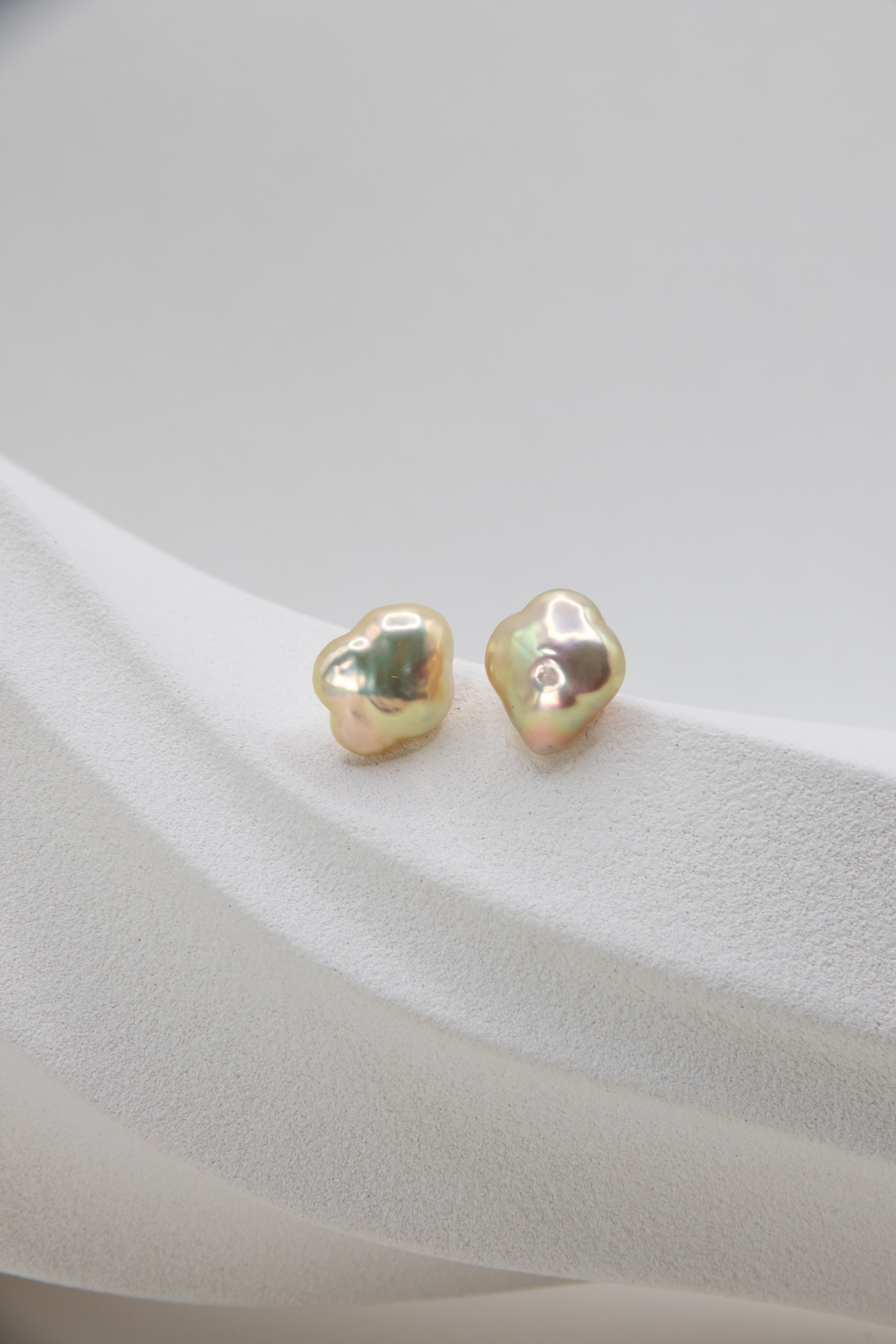 Excellent Level Translucent Crystal Golden Clover Ear Studs