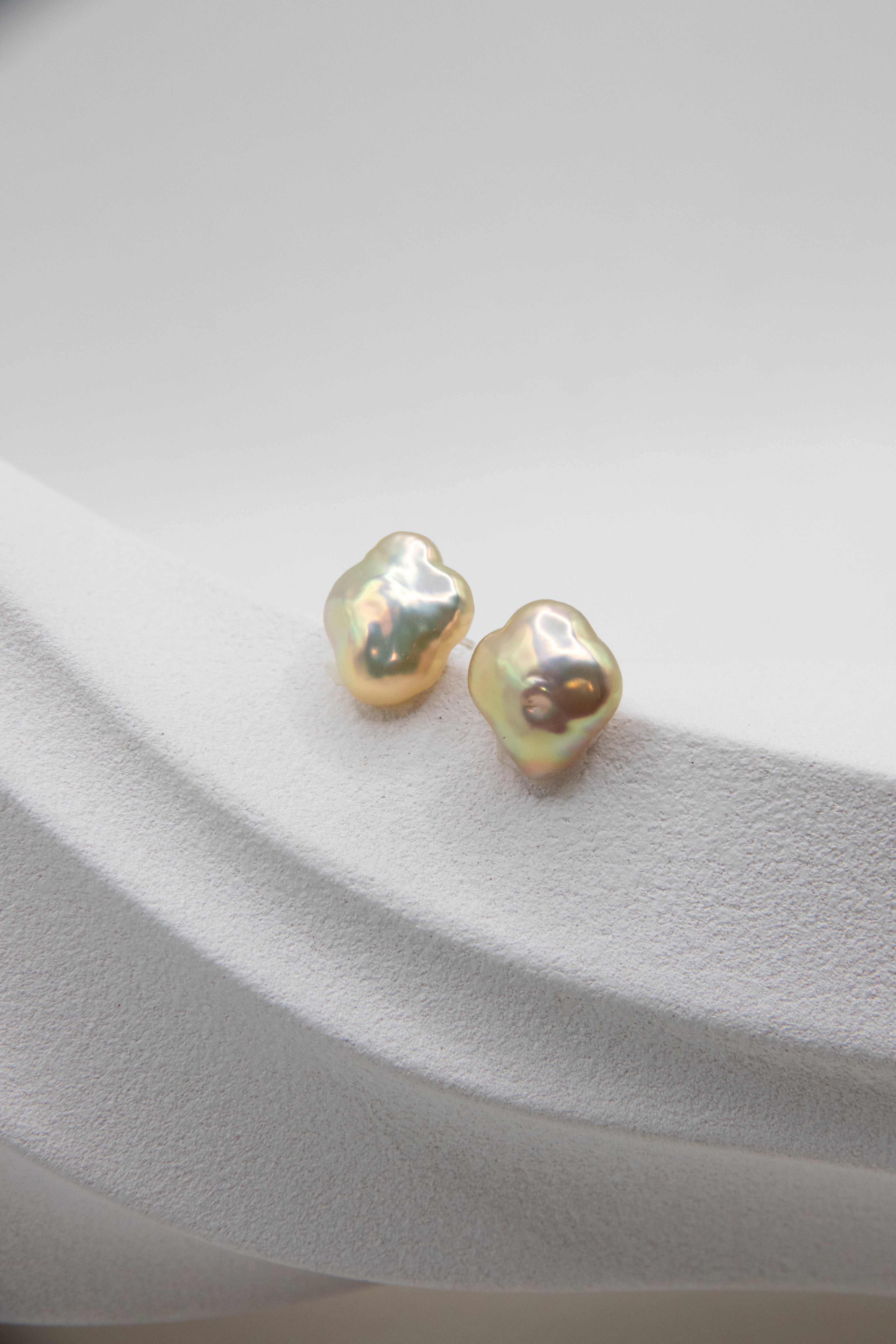 Excellent Level Translucent Crystal Golden Clover Ear Studs