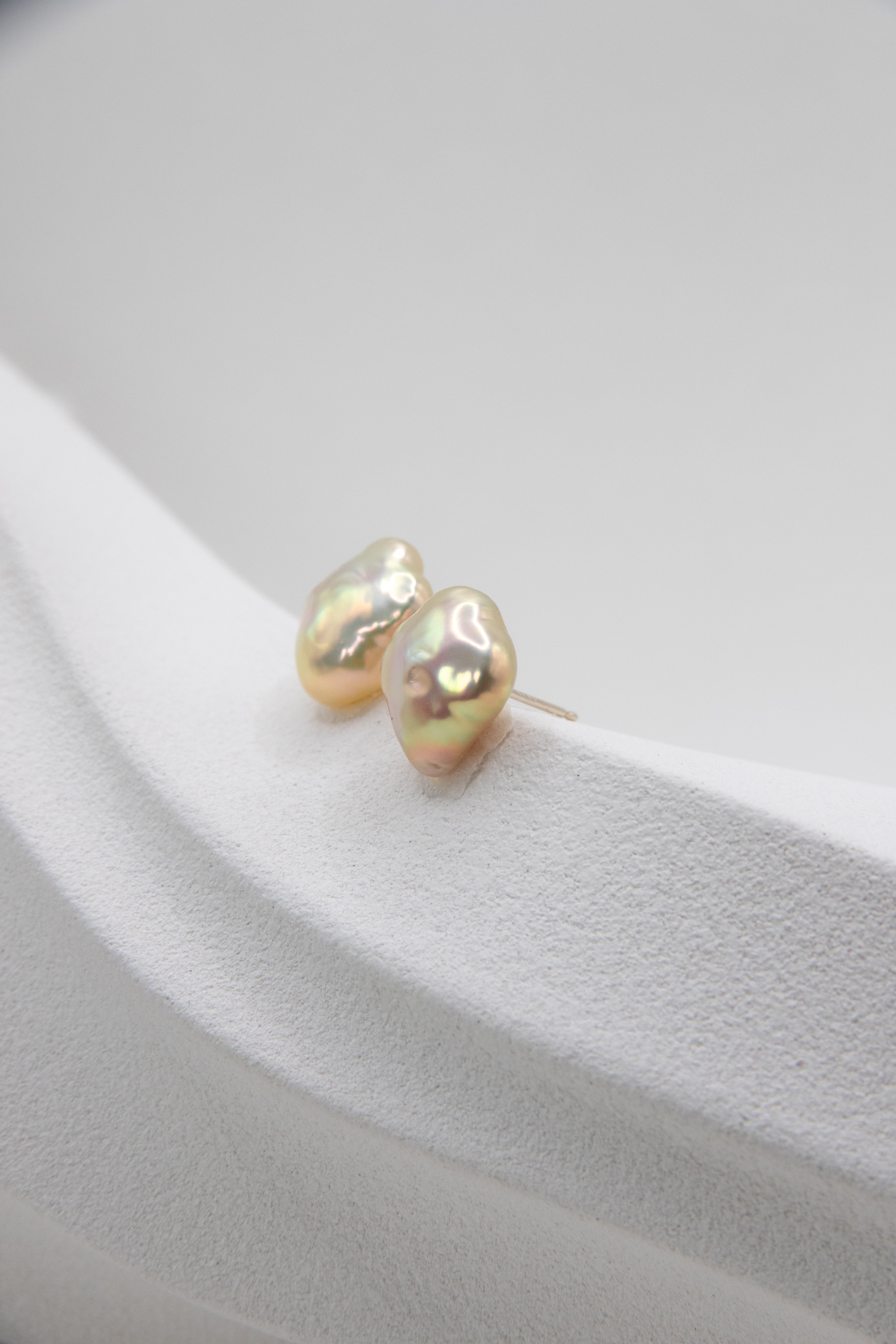 Excellent Level Translucent Crystal Golden Clover Ear Studs