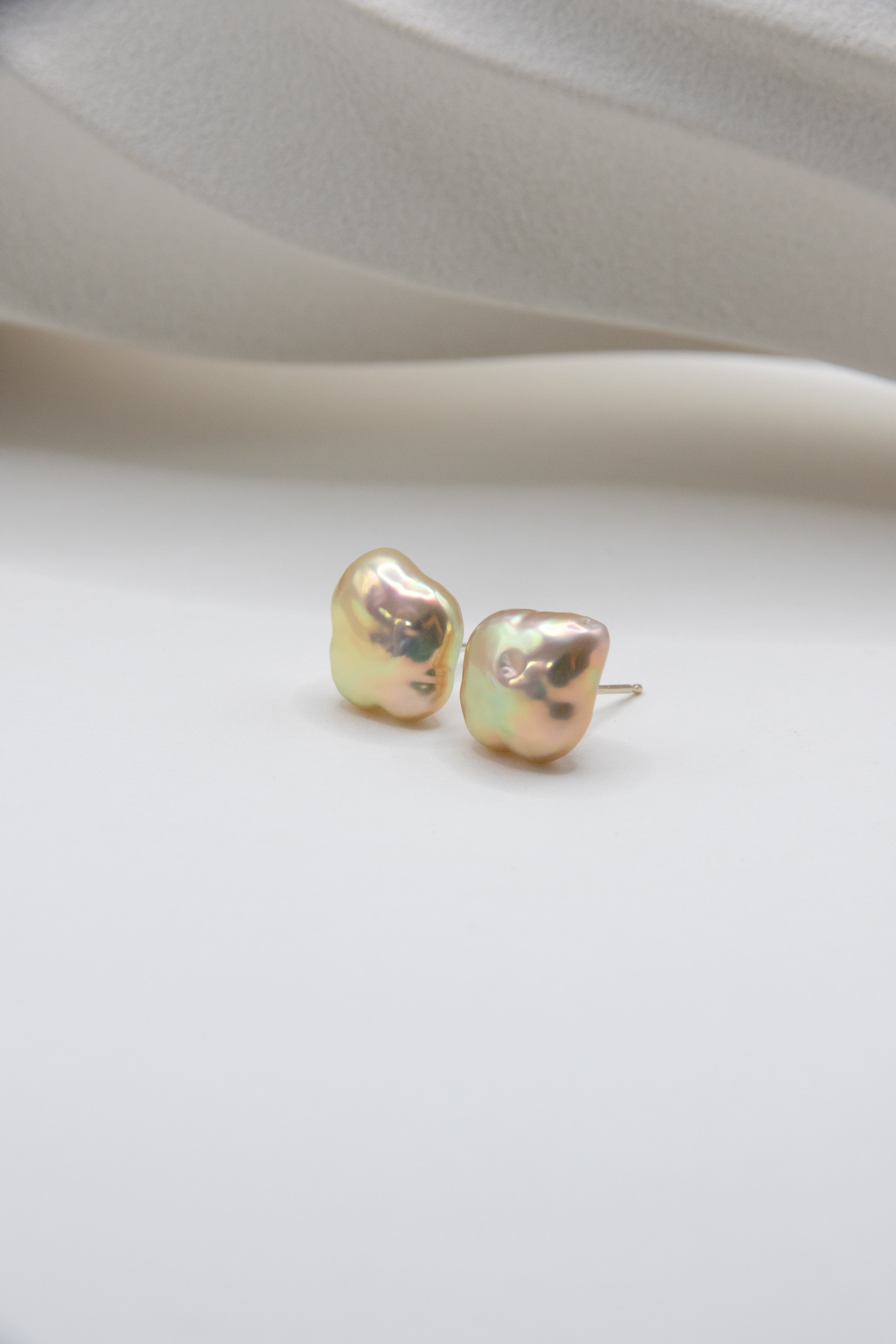 Excellent Level Translucent Crystal Golden Clover Ear Studs