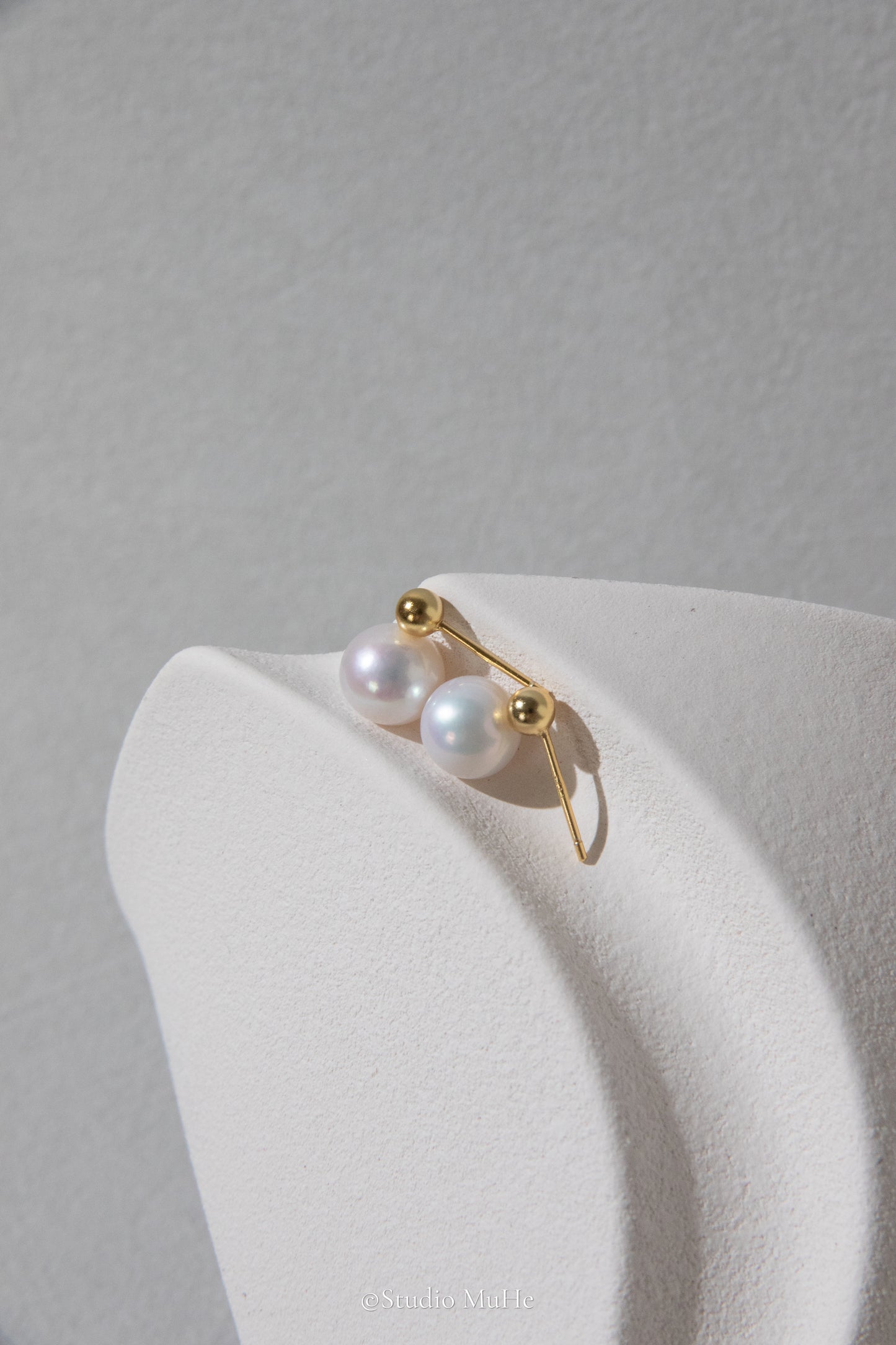 simple snow ball-daily ear studs