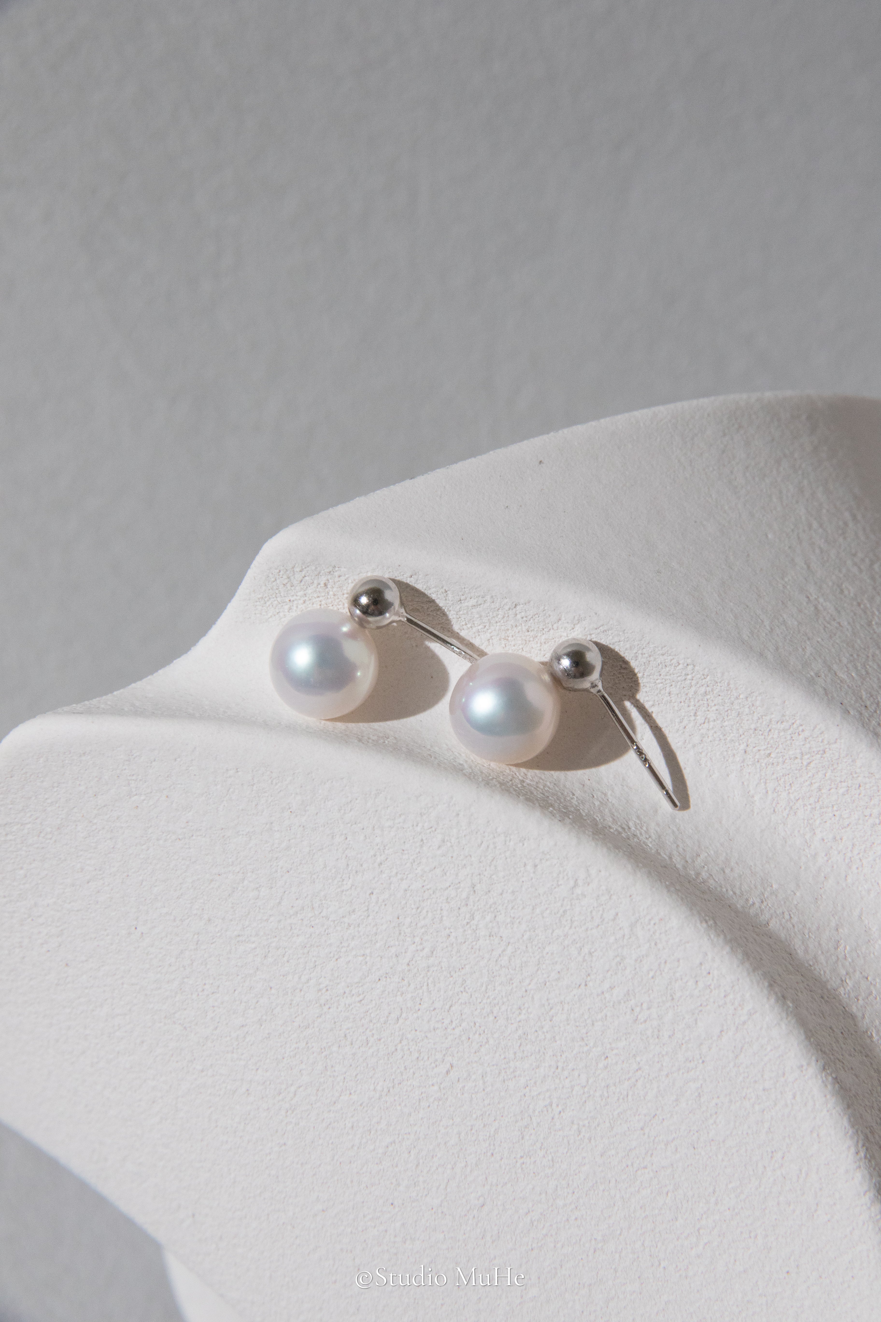 simple snow ball-daily ear studs