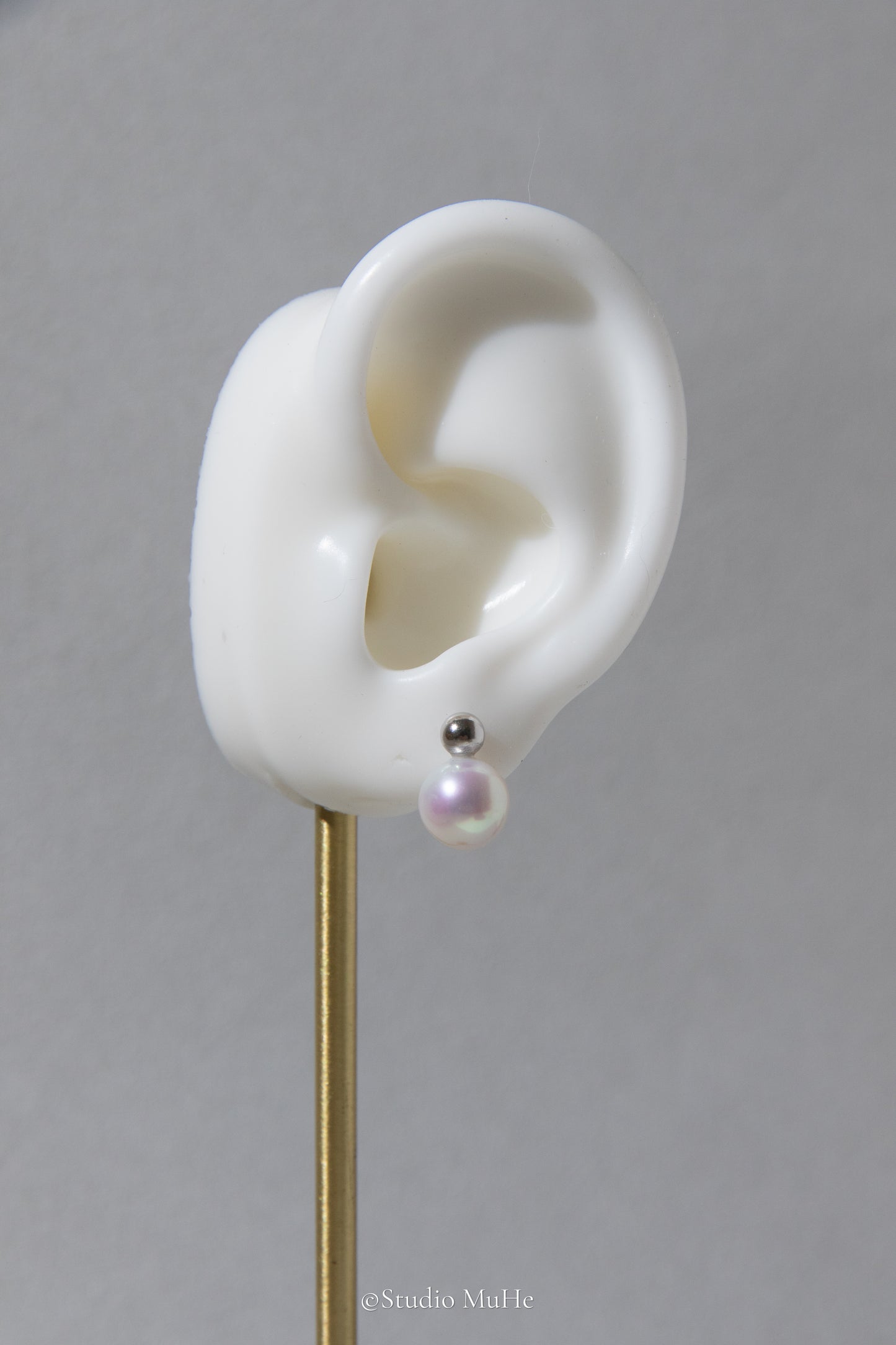 simple snow ball-daily ear studs