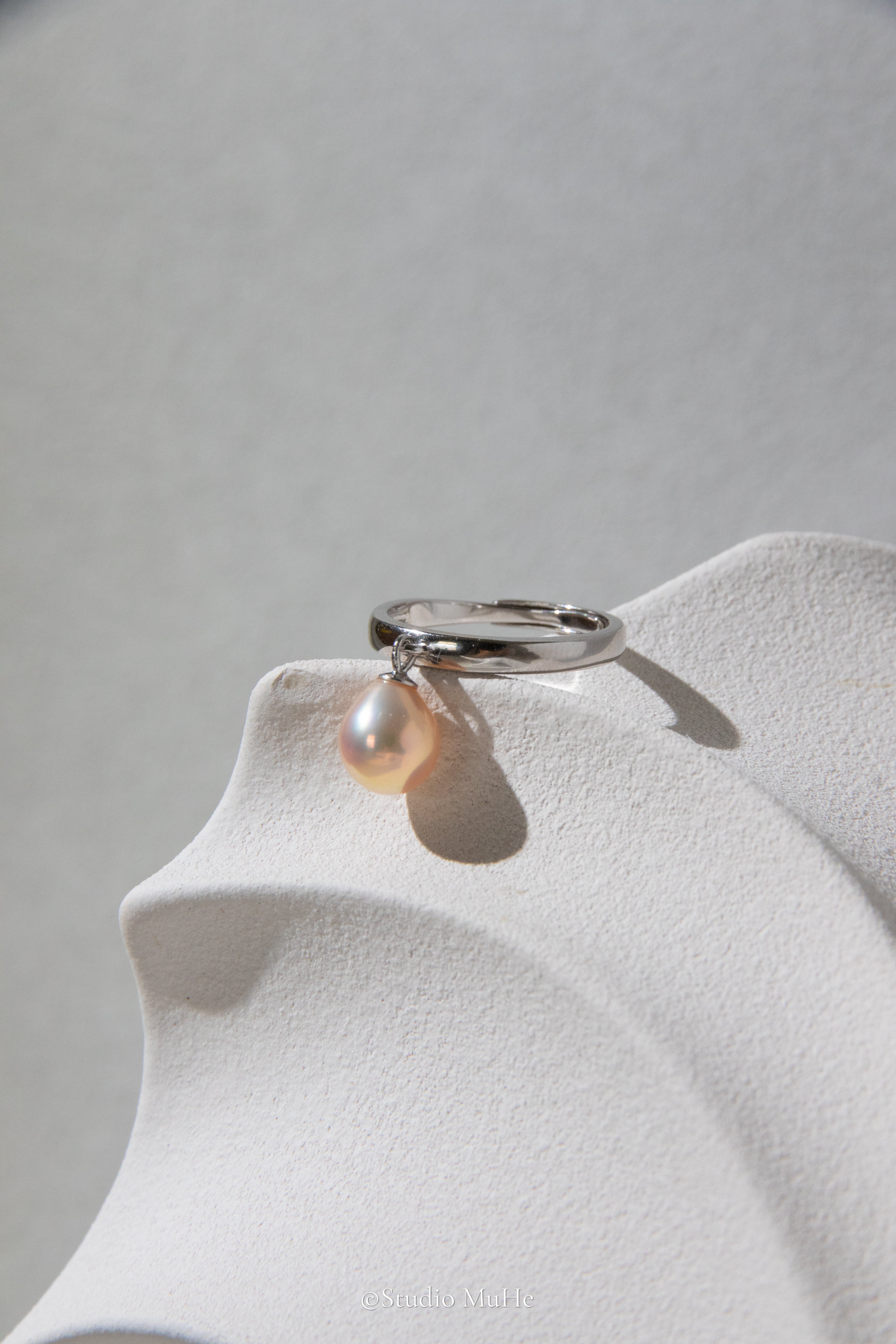 Fantastic rare color drop pearl dancing ring